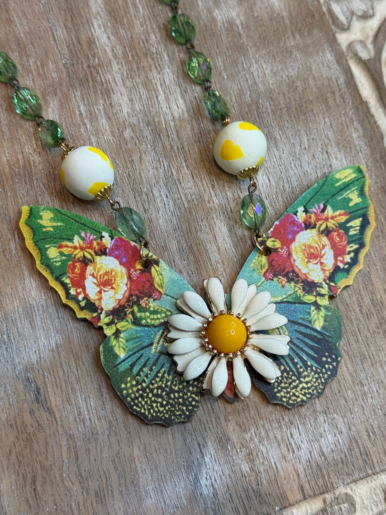 Daisy Butterfly Necklace - Vintage Vault Boutique