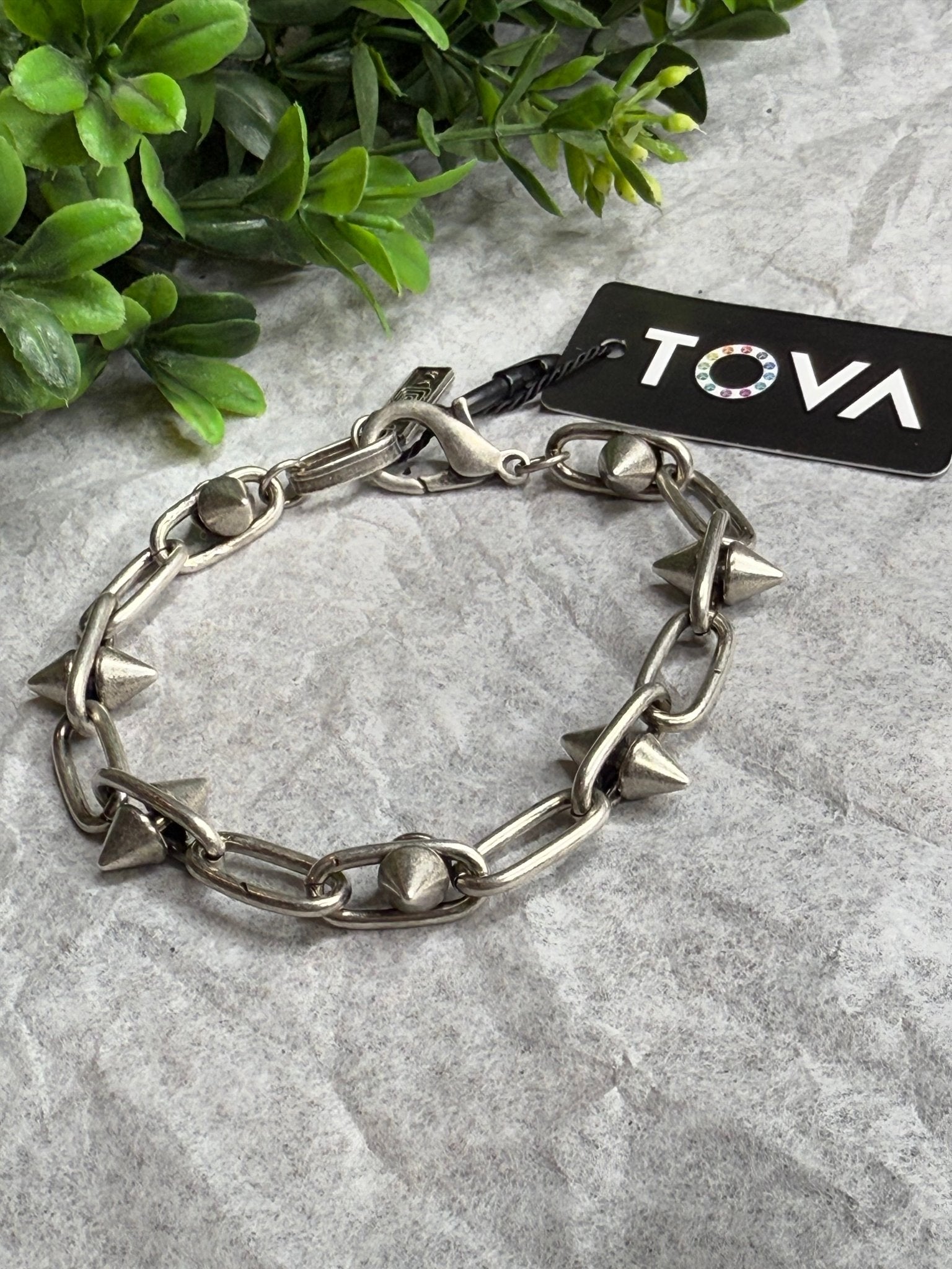 Ivey Bracelet in Antique Silver - Vintage Vault Boutique