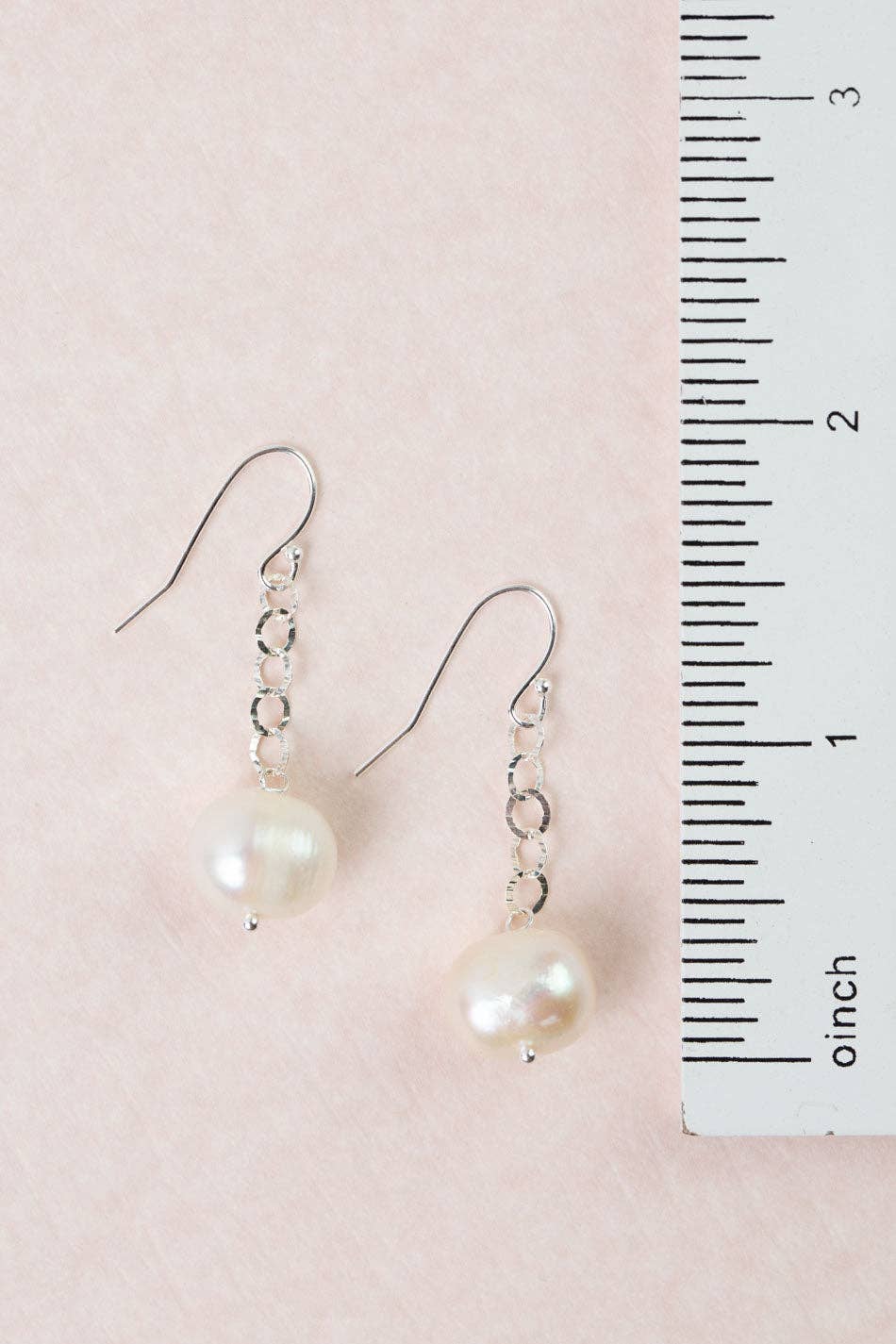 Bold Pearl Simple Earrings E017 - Vintage Vault Boutique