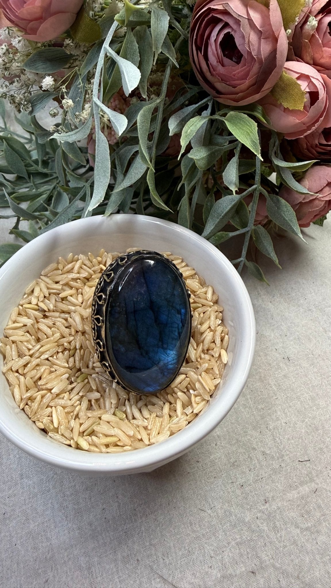 Oval Labradorite Queen Ring - Vintage Vault Boutique