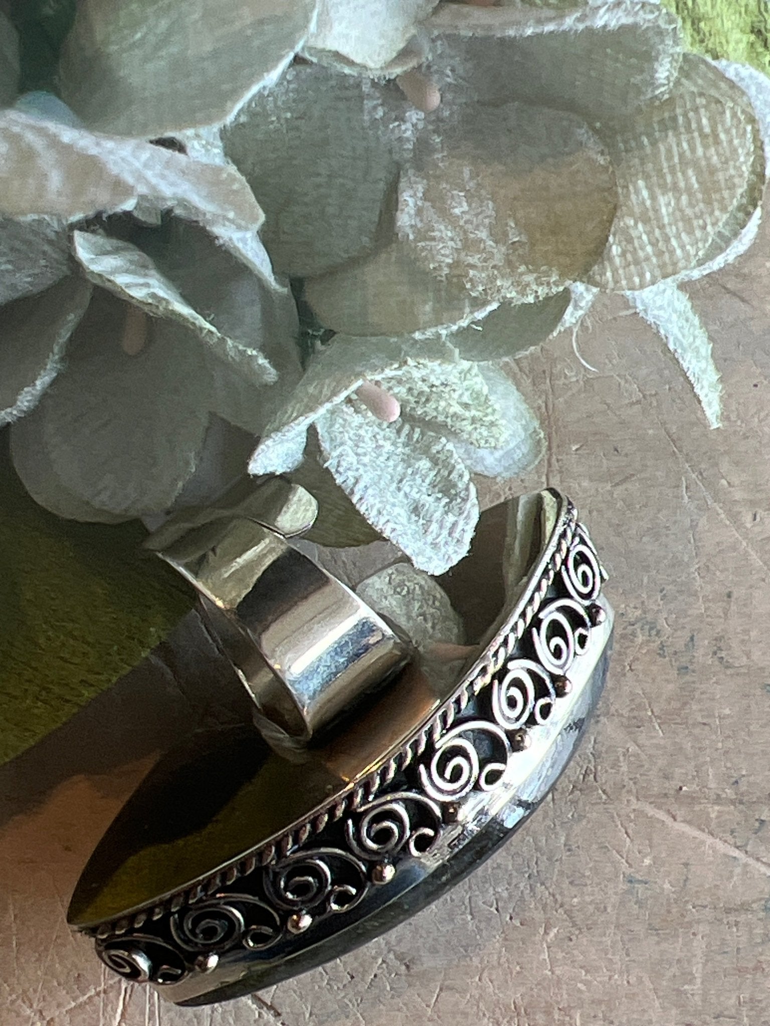 Eye Shaped Labradorite Ring - Vintage Vault Boutique