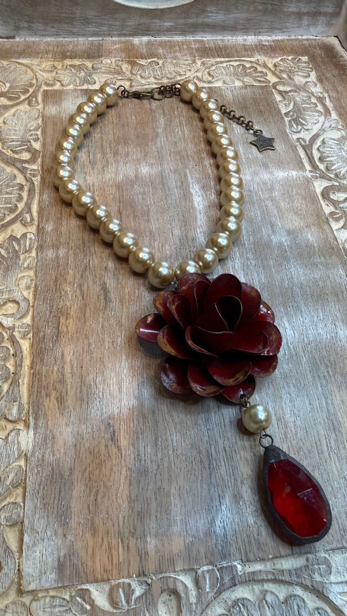 Red Rose Pearl Necklace - Vintage Vault Boutique