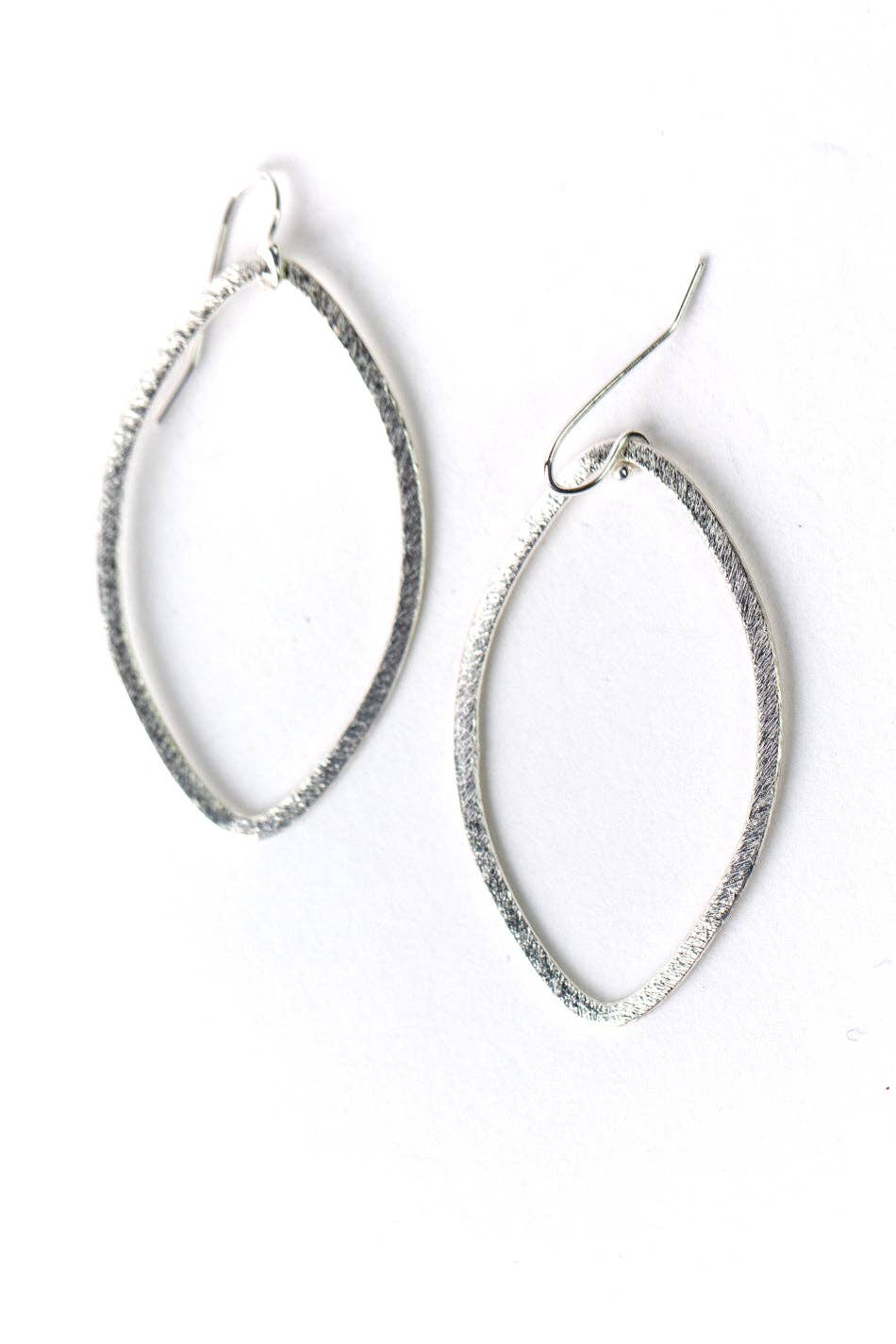 Brushed Silver Oval Frame Statement Earrings E039 - Vintage Vault Boutique