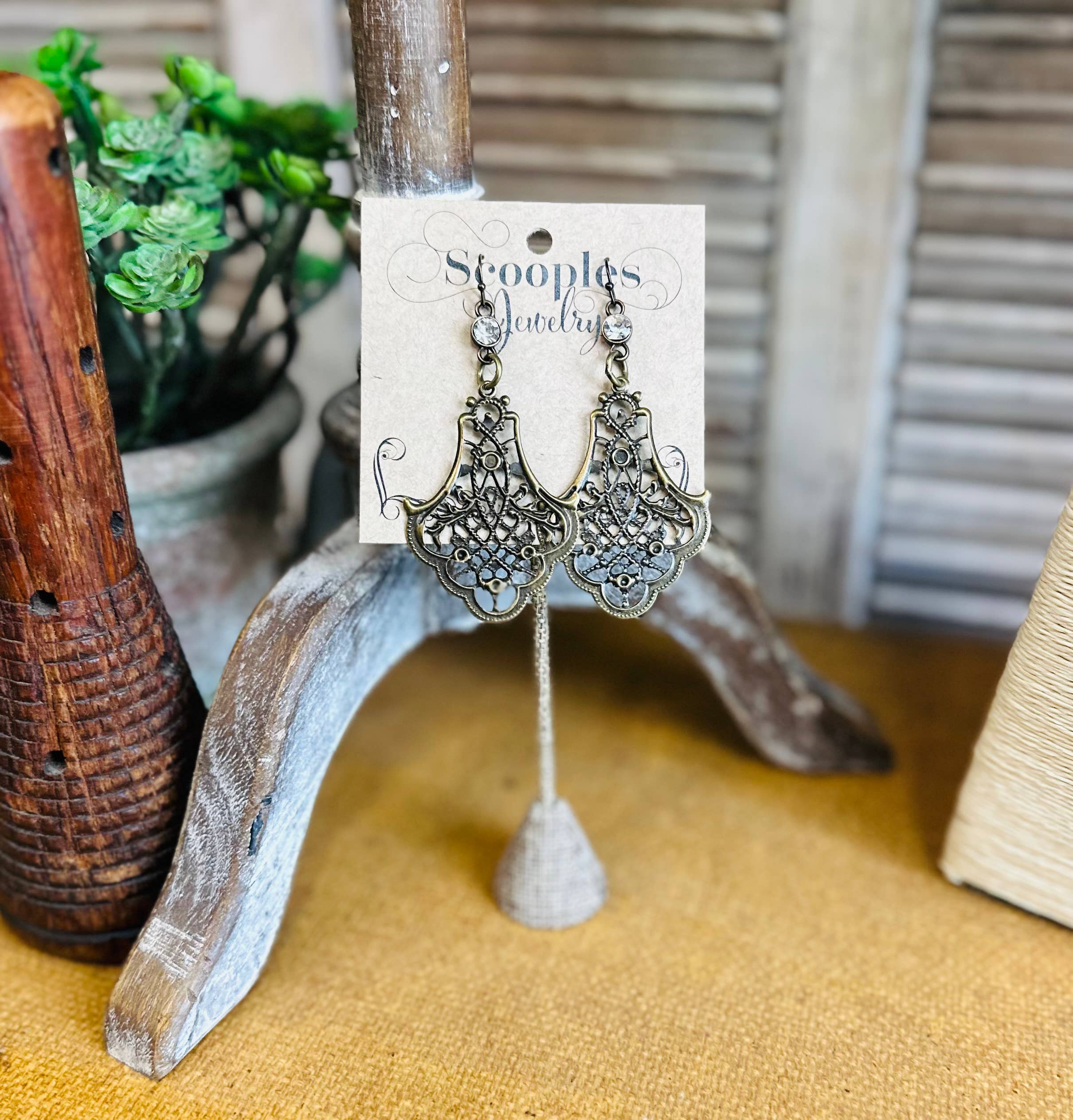 Filigree Teardrop Rhinestone Earring - Vintage Vault Boutique