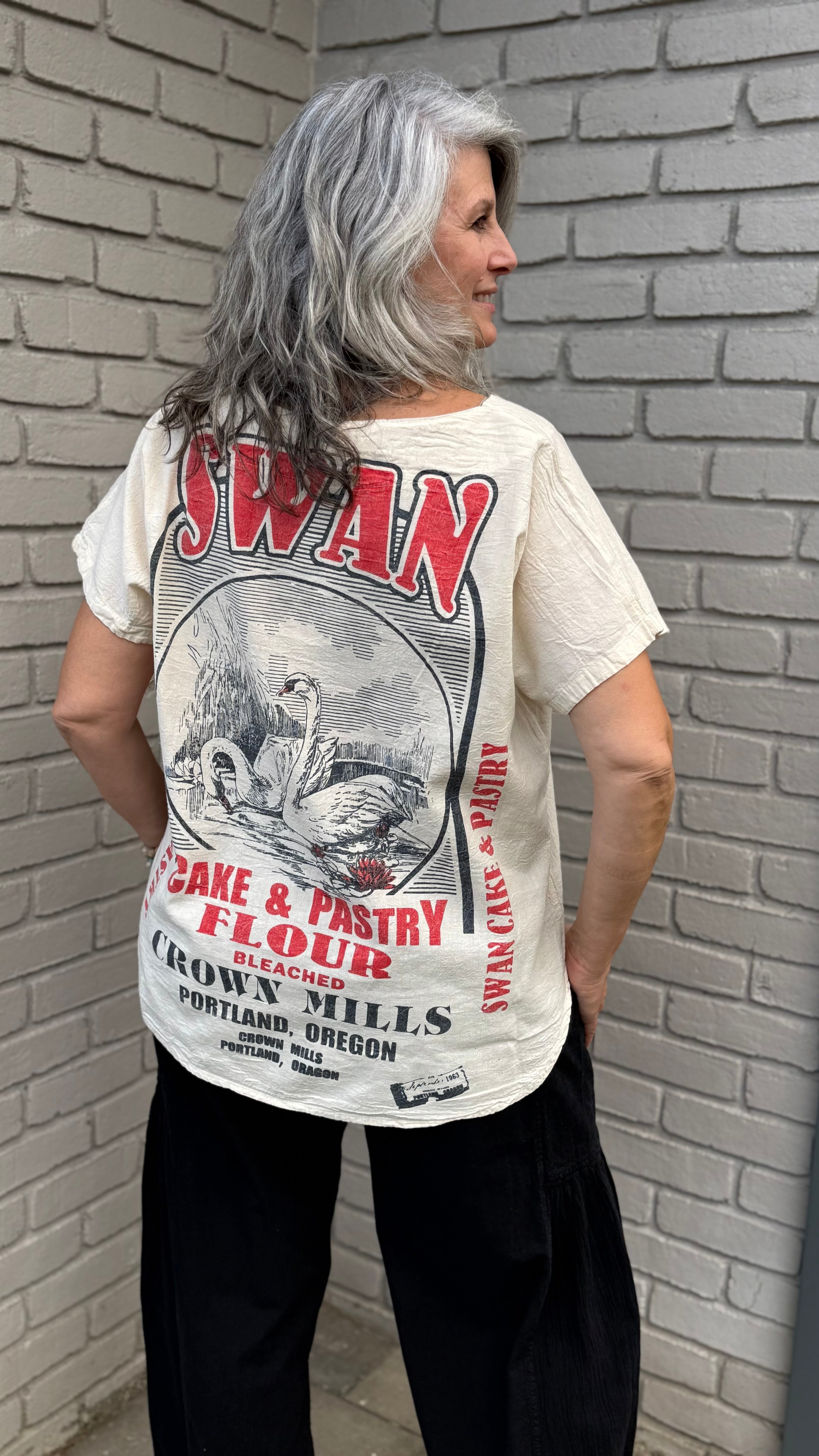 Vintage Swan Flour Hi-Lo Top