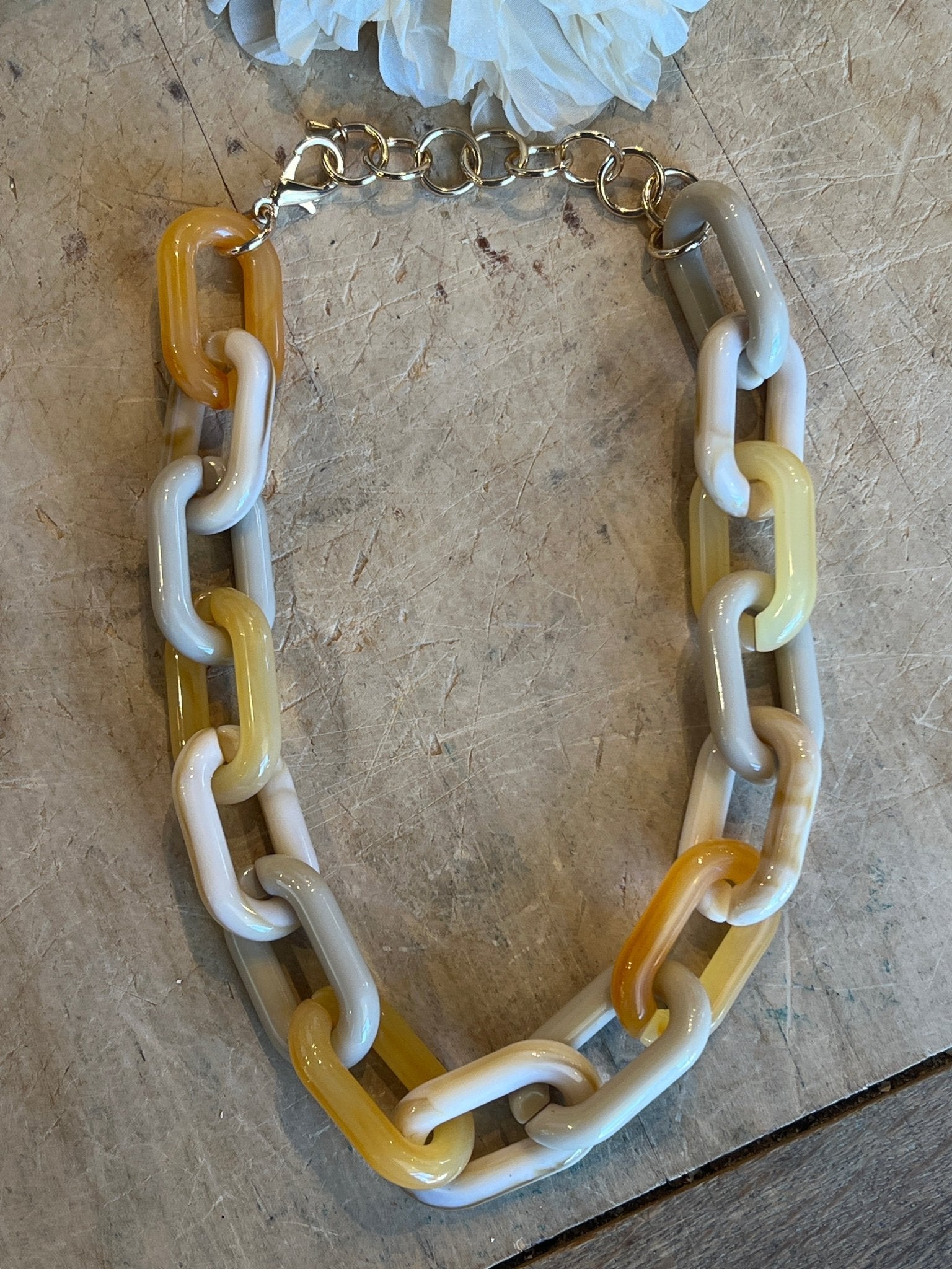 Acrylic Big Chain NK - Vintage Vault Boutique