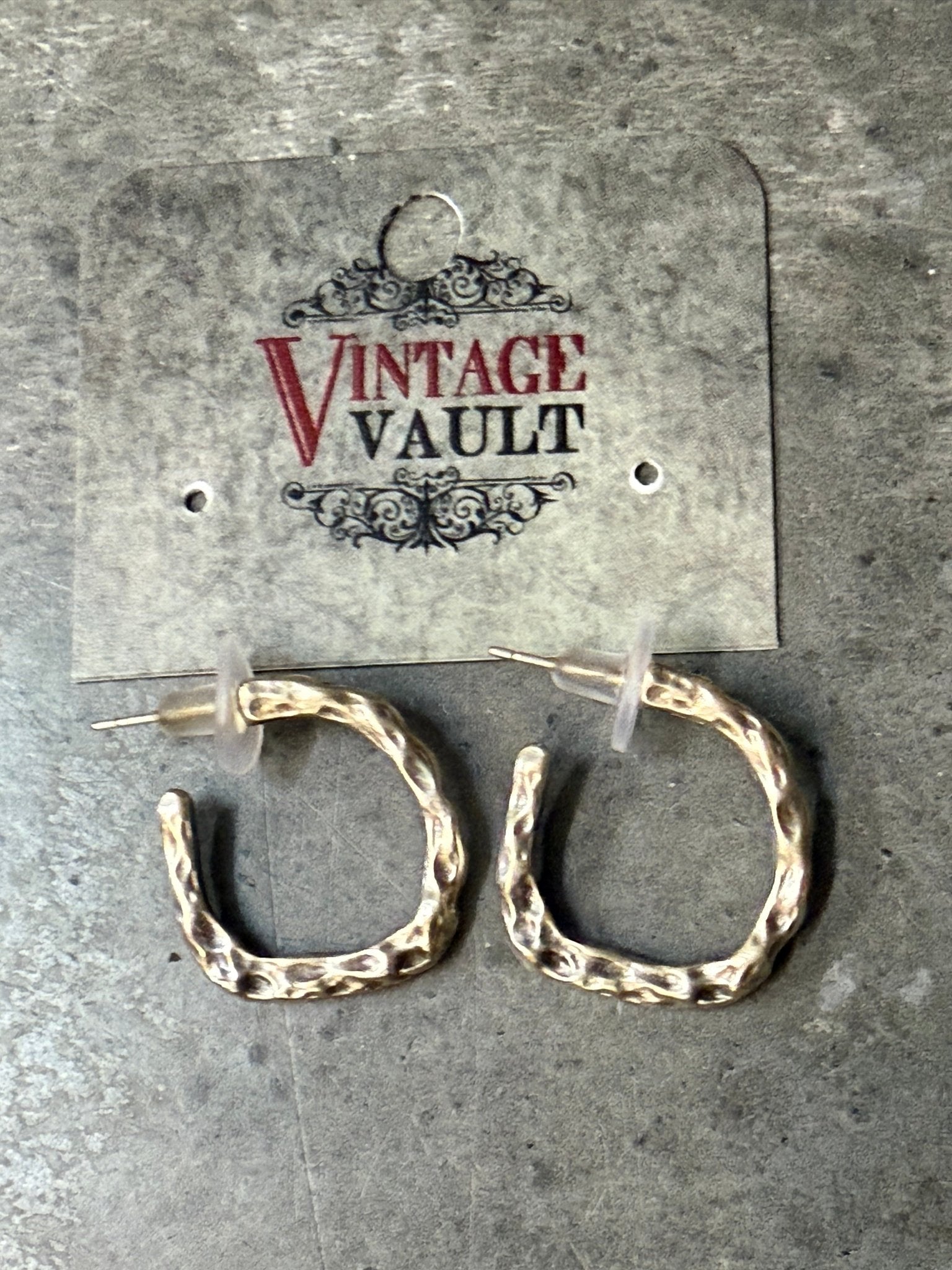 Small Silver Hoop Post Earrings - Vintage Vault Boutique