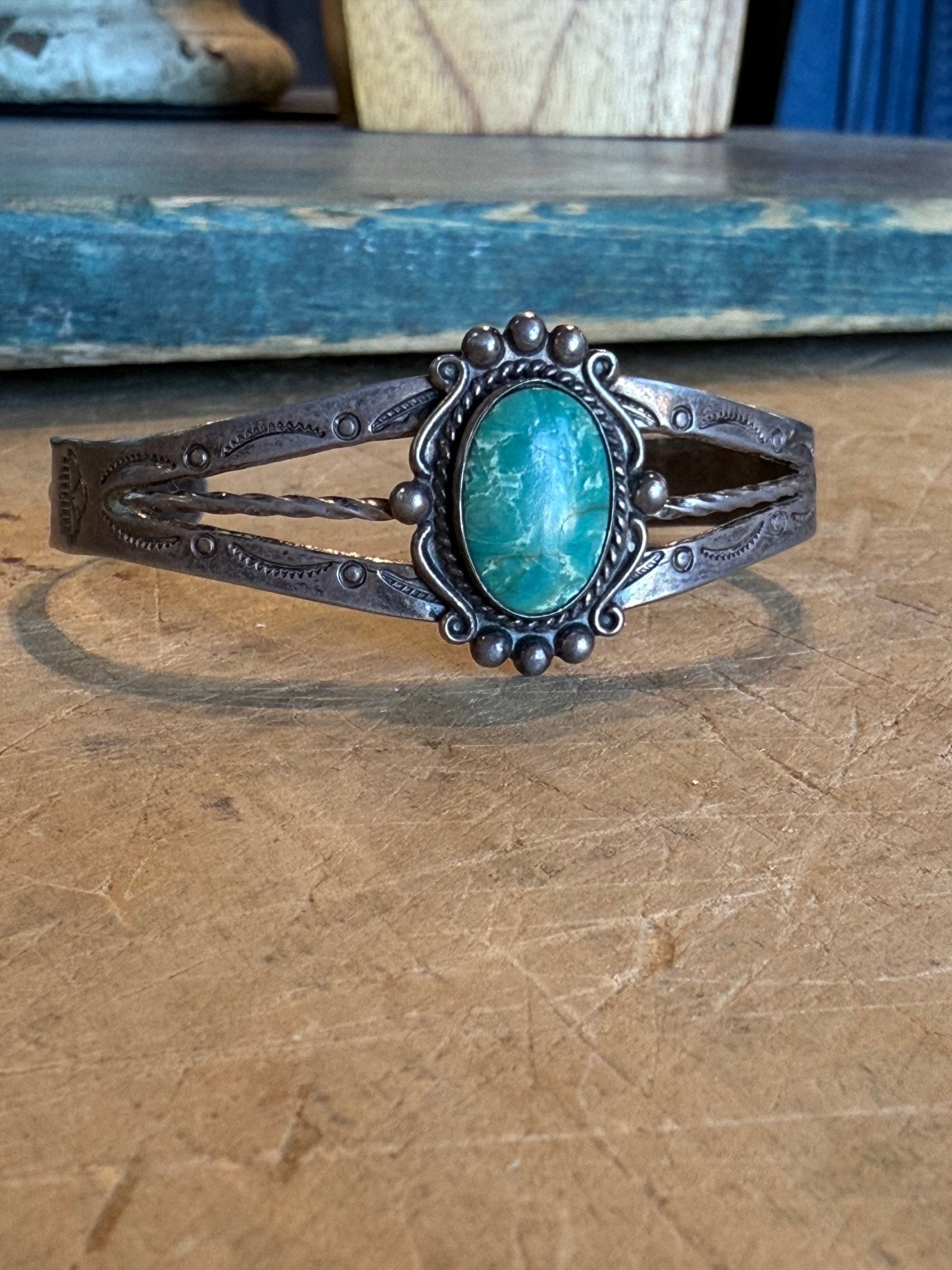 Vintage Oval Turquoise Cuff - Vintage Vault Boutique