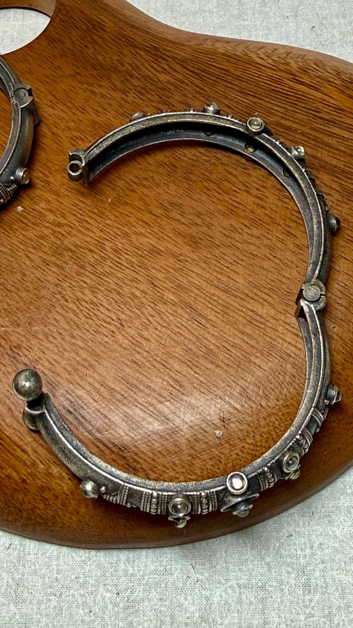 Hinged Exotic Silver Bracelet - Vintage Vault Boutique