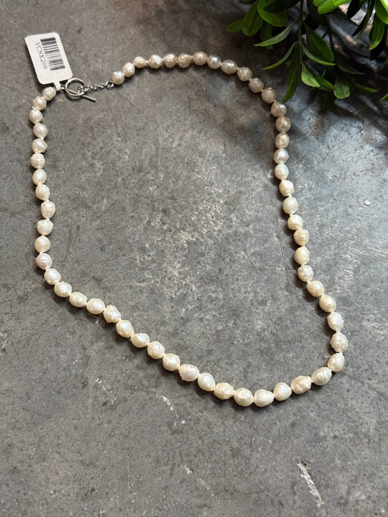 Freshwater Pearl Stand Necklace - Vintage Vault Boutique
