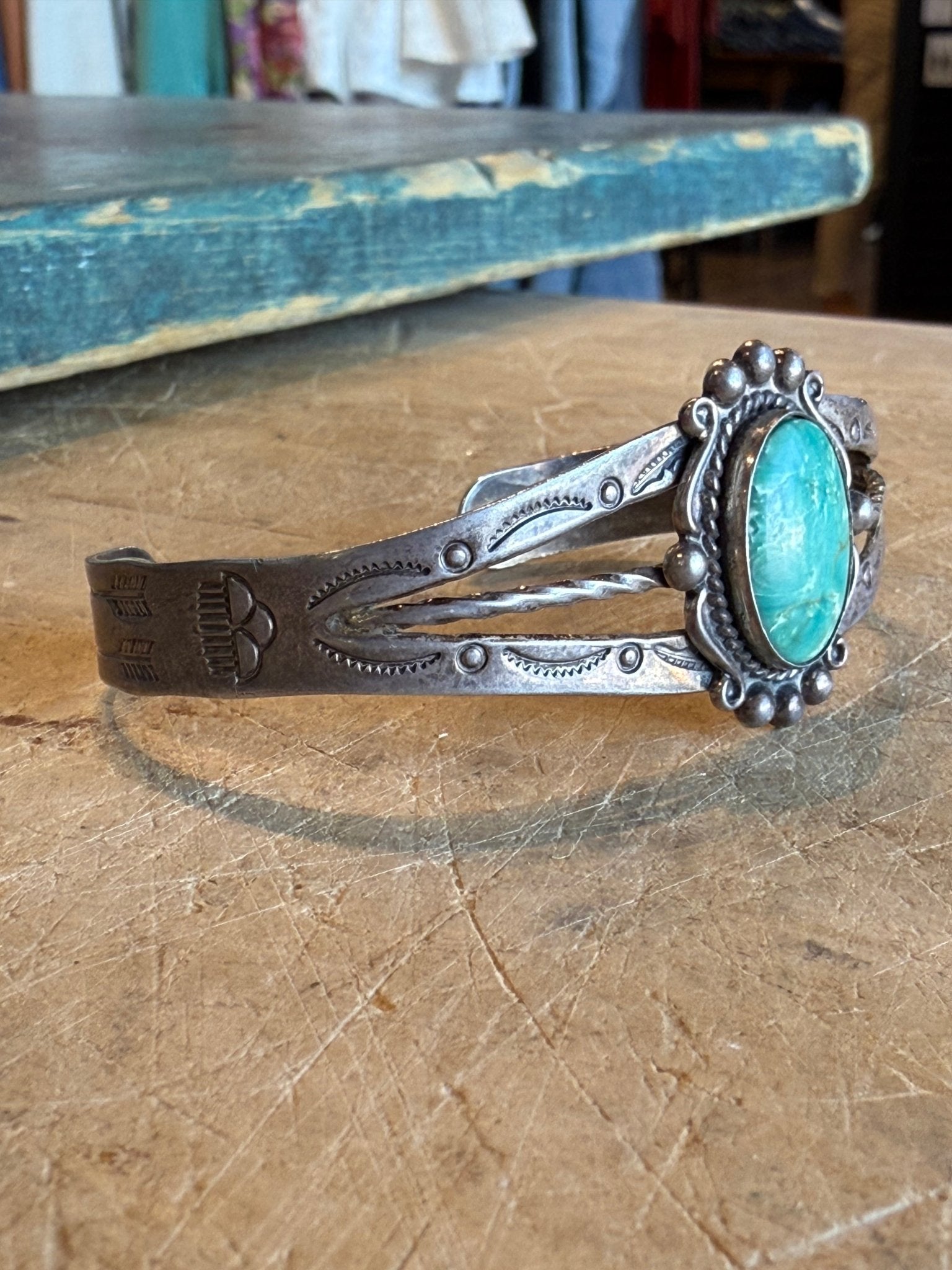 Vintage Oval Turquoise Cuff - Vintage Vault Boutique