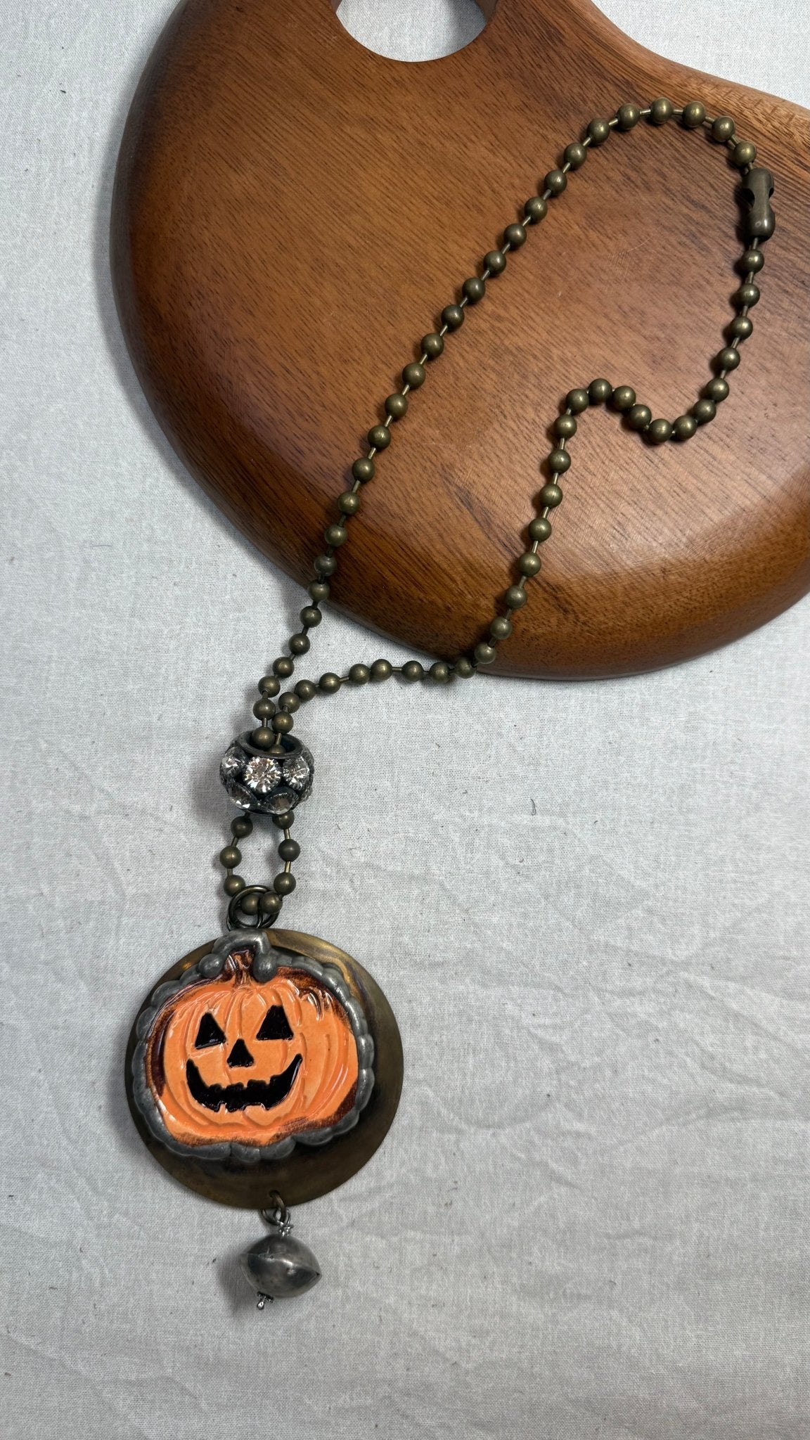 Ceramic Jack-O Necklace - Vintage Vault Boutique