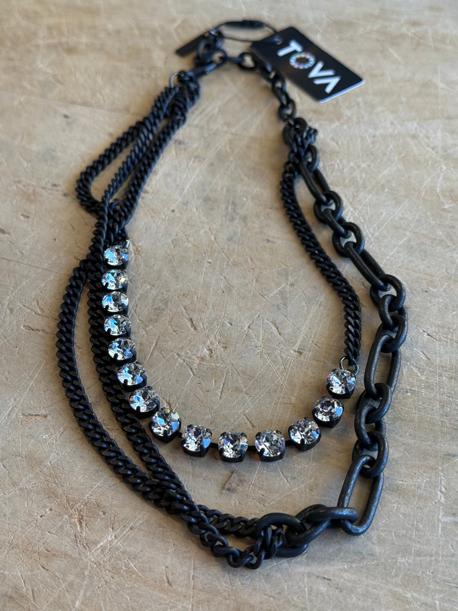 Cricket Necklace in Smutt