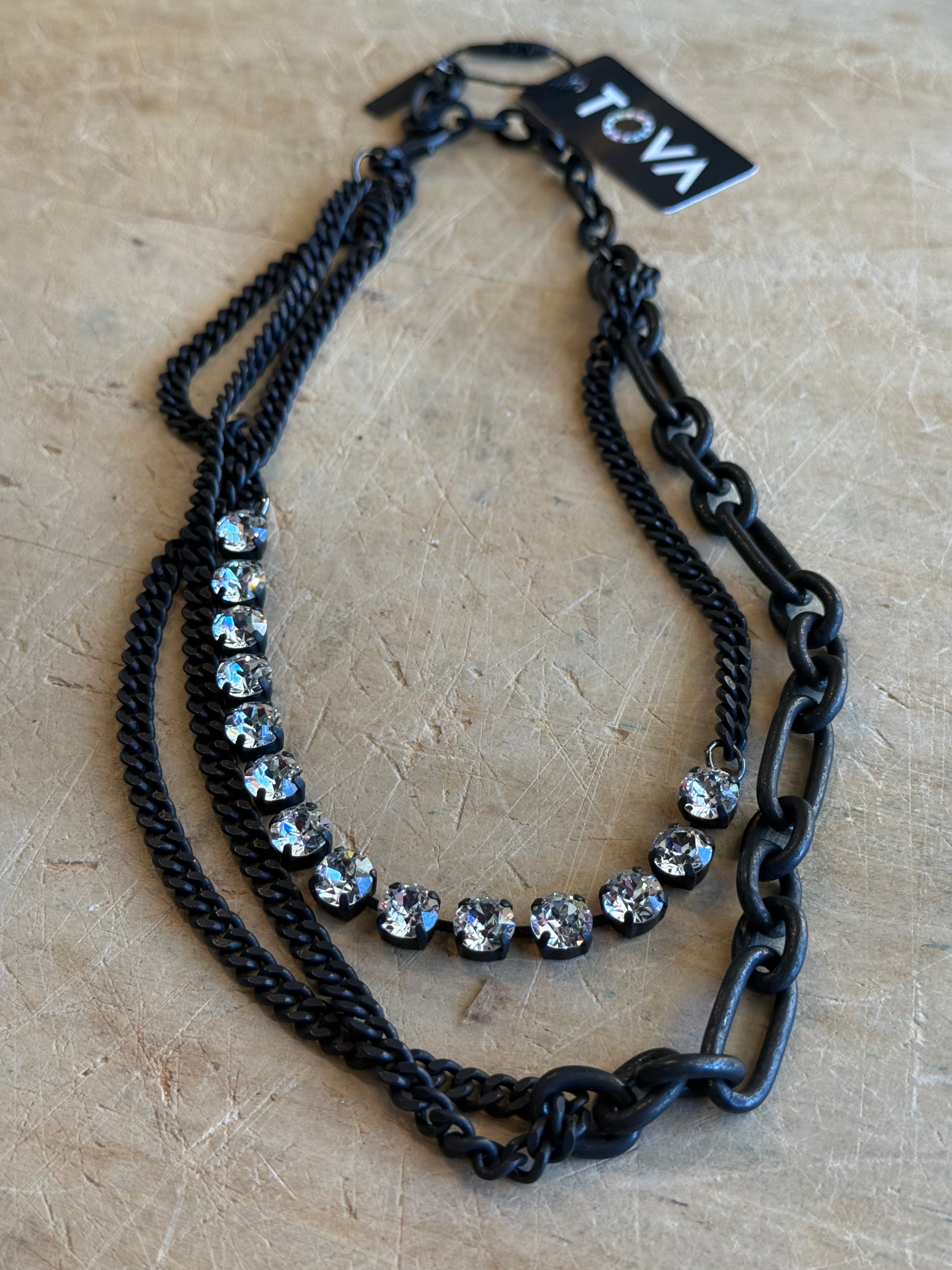 Cricket Necklace in Smutt