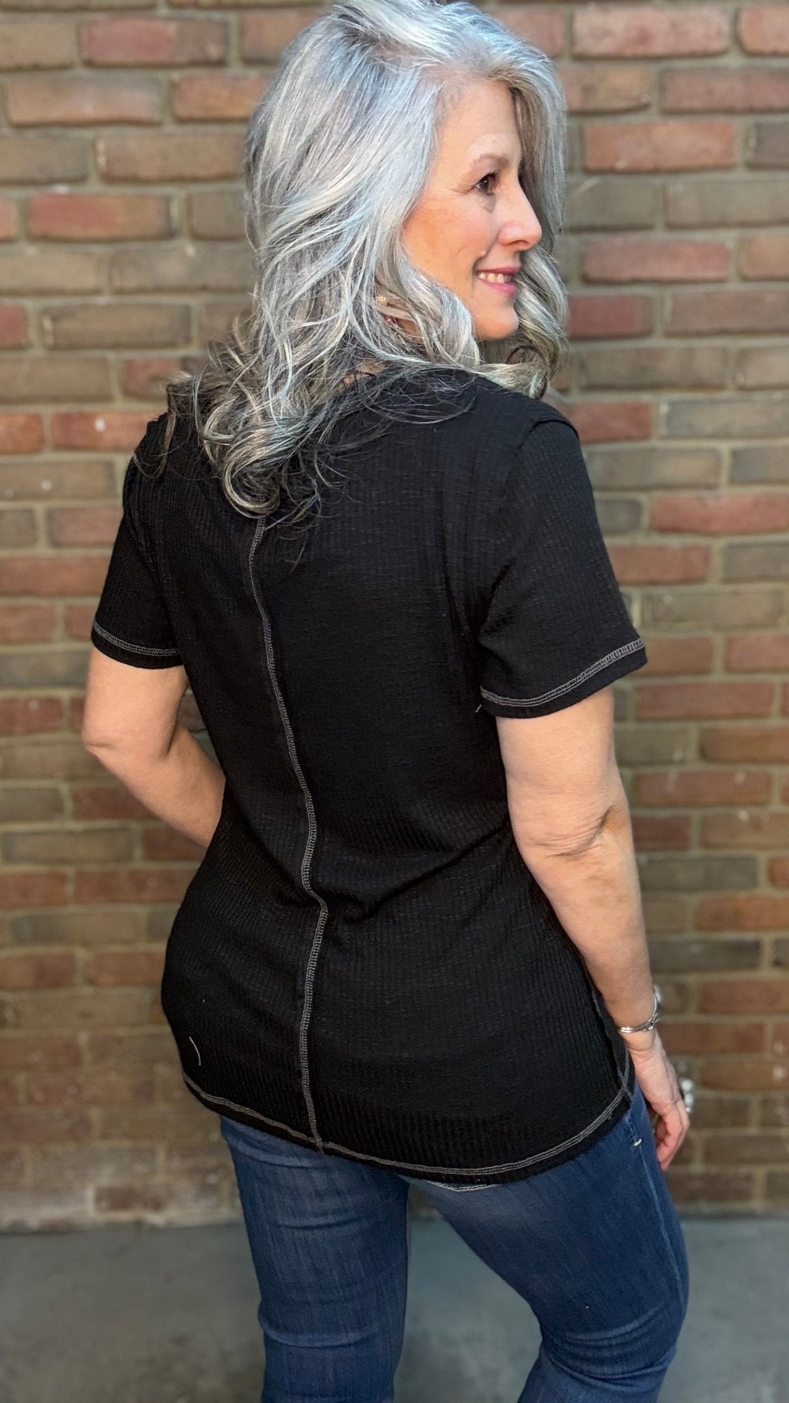 Ribbed Round Neck T-Shirt - Vintage Vault Boutique
