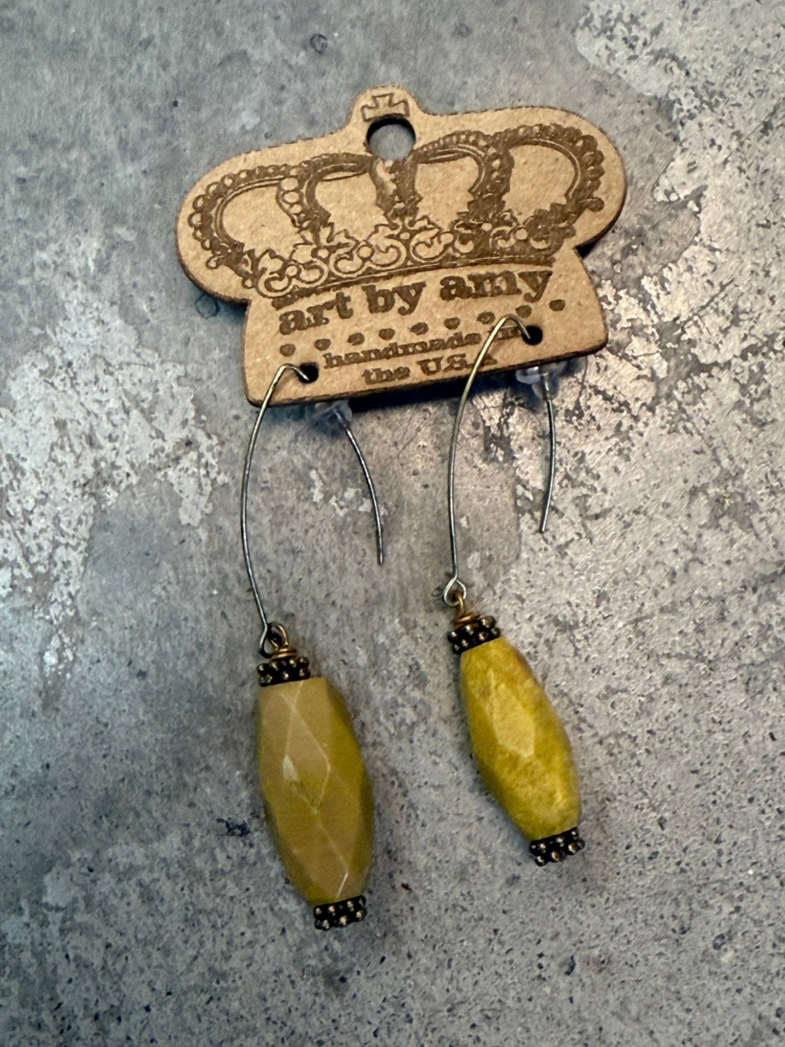 Avocado Stone Earring - Vintage Vault Boutique