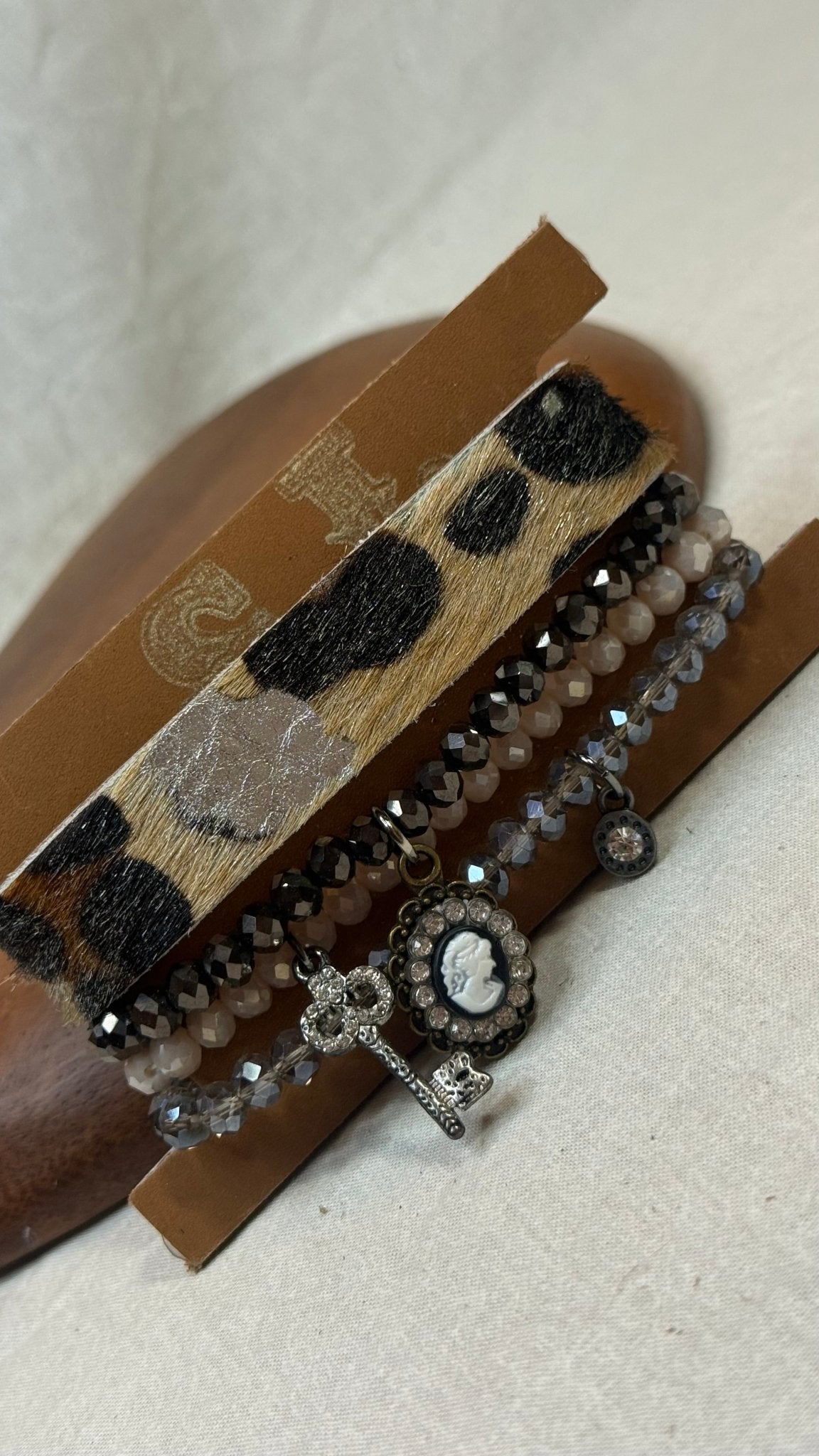 Small Cameo with Hide Stack - Vintage Vault Boutique