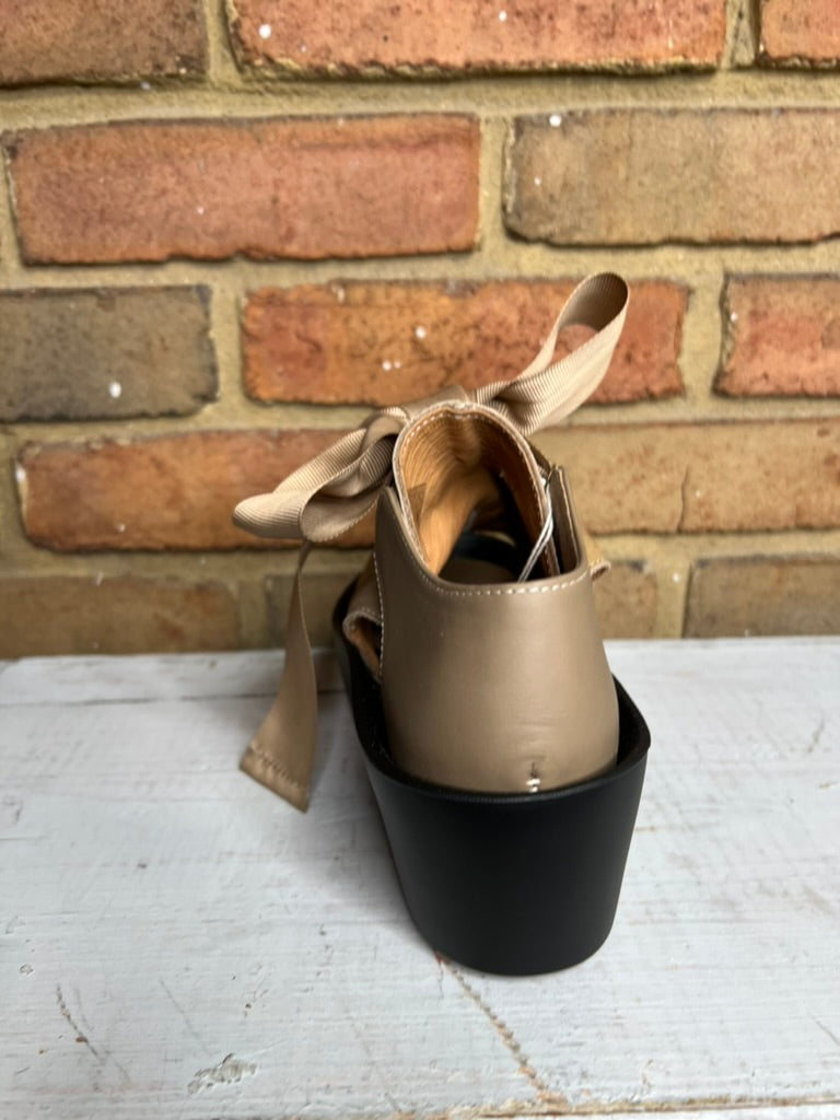 Kimk Sandal Sz 36 37 39 41