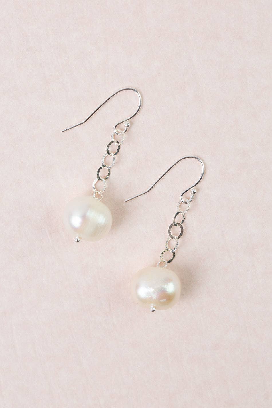 Bold Pearl Simple Earrings E017 - Vintage Vault Boutique