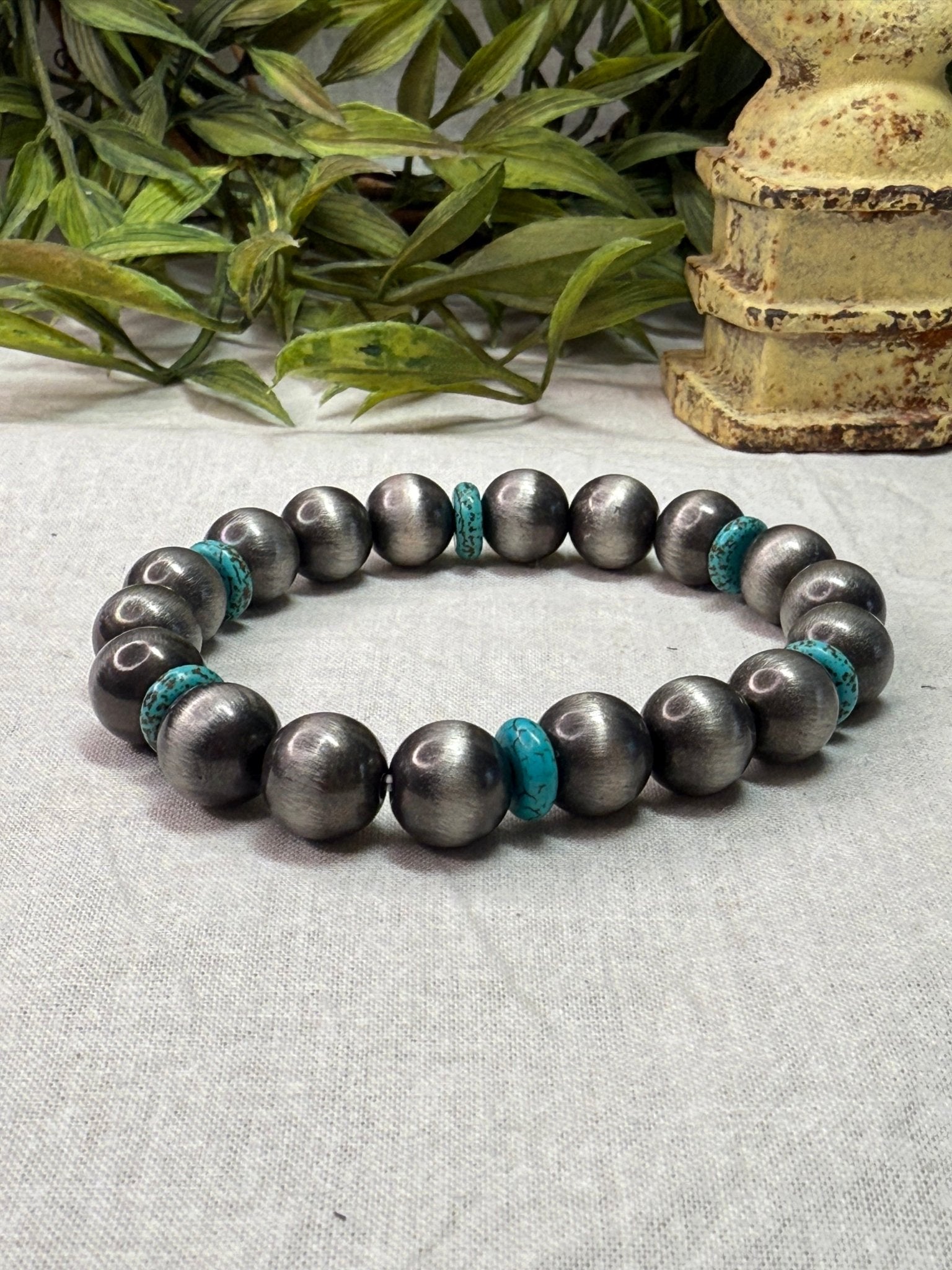 Silver & Turquoise Stretch Bracelet - Vintage Vault Boutique
