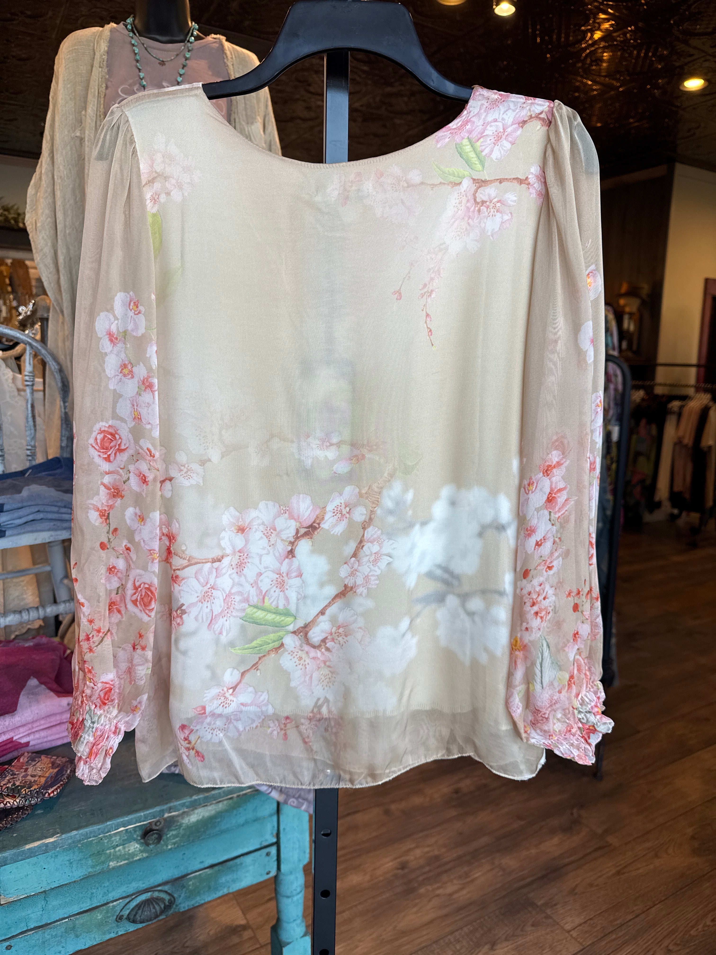 V-Neck Print Long Sleeve top