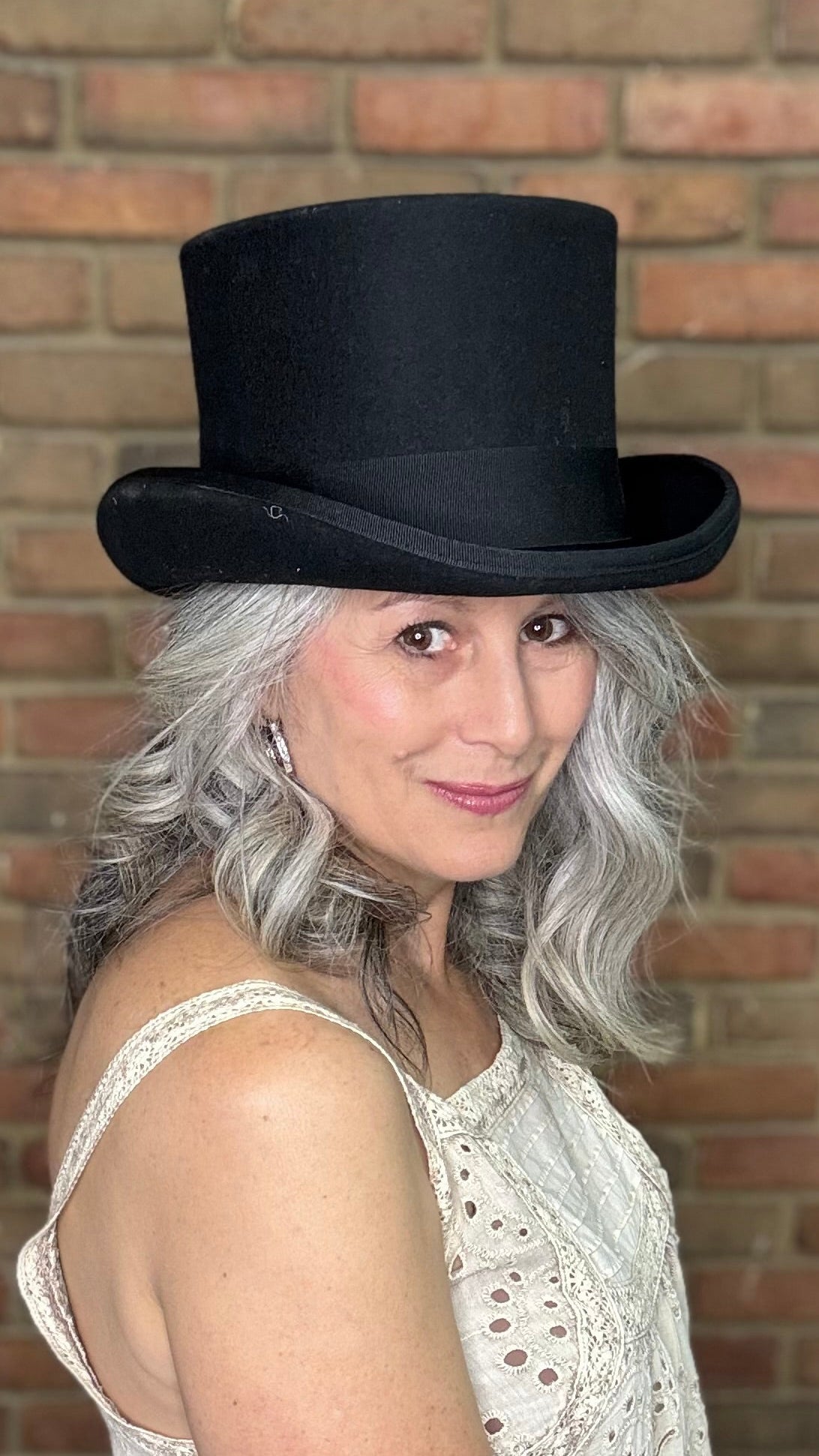 MAJESTIC -Blk Top Hat - Vintage Vault Boutique