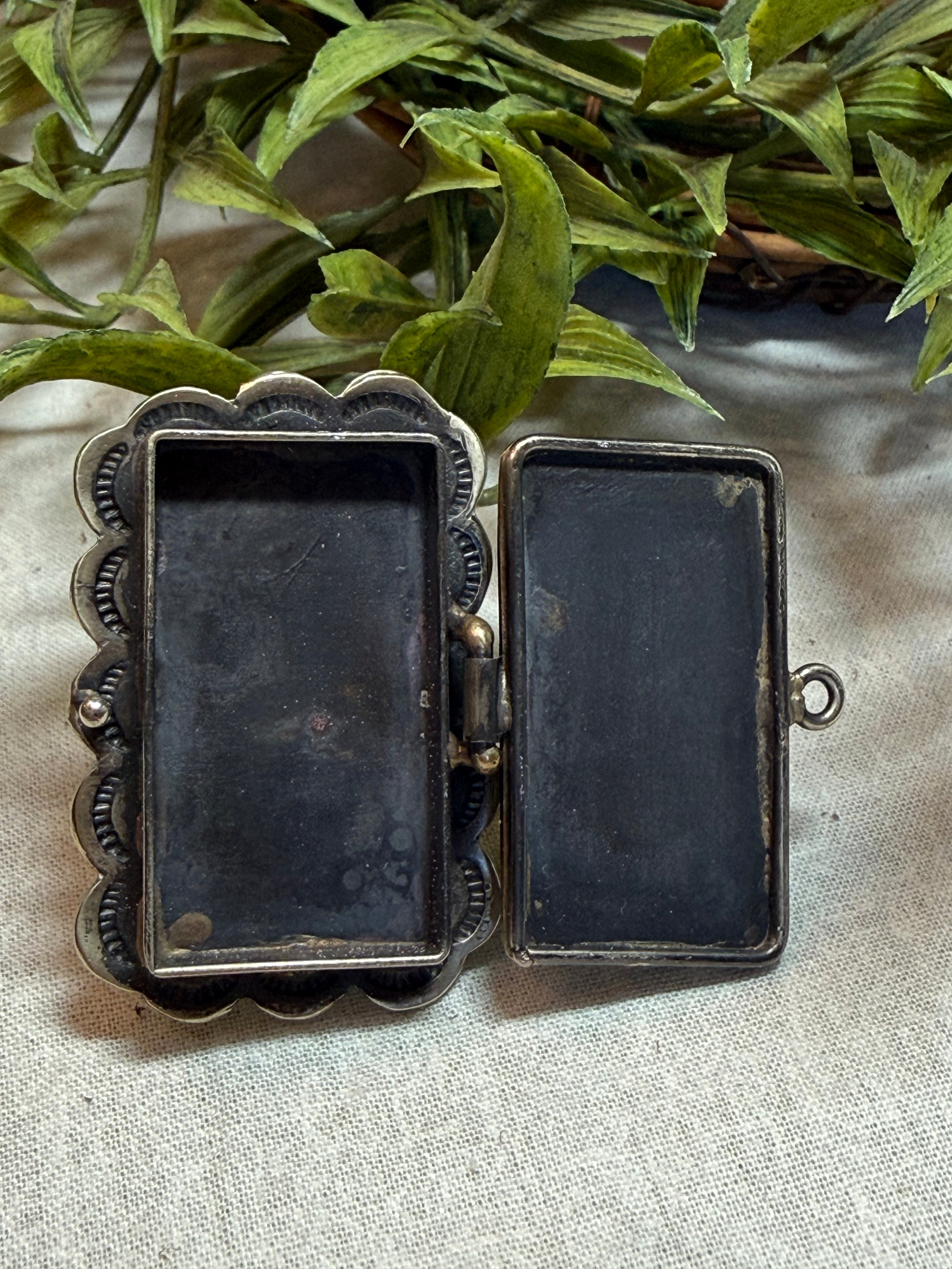 Milagro Locket Ring