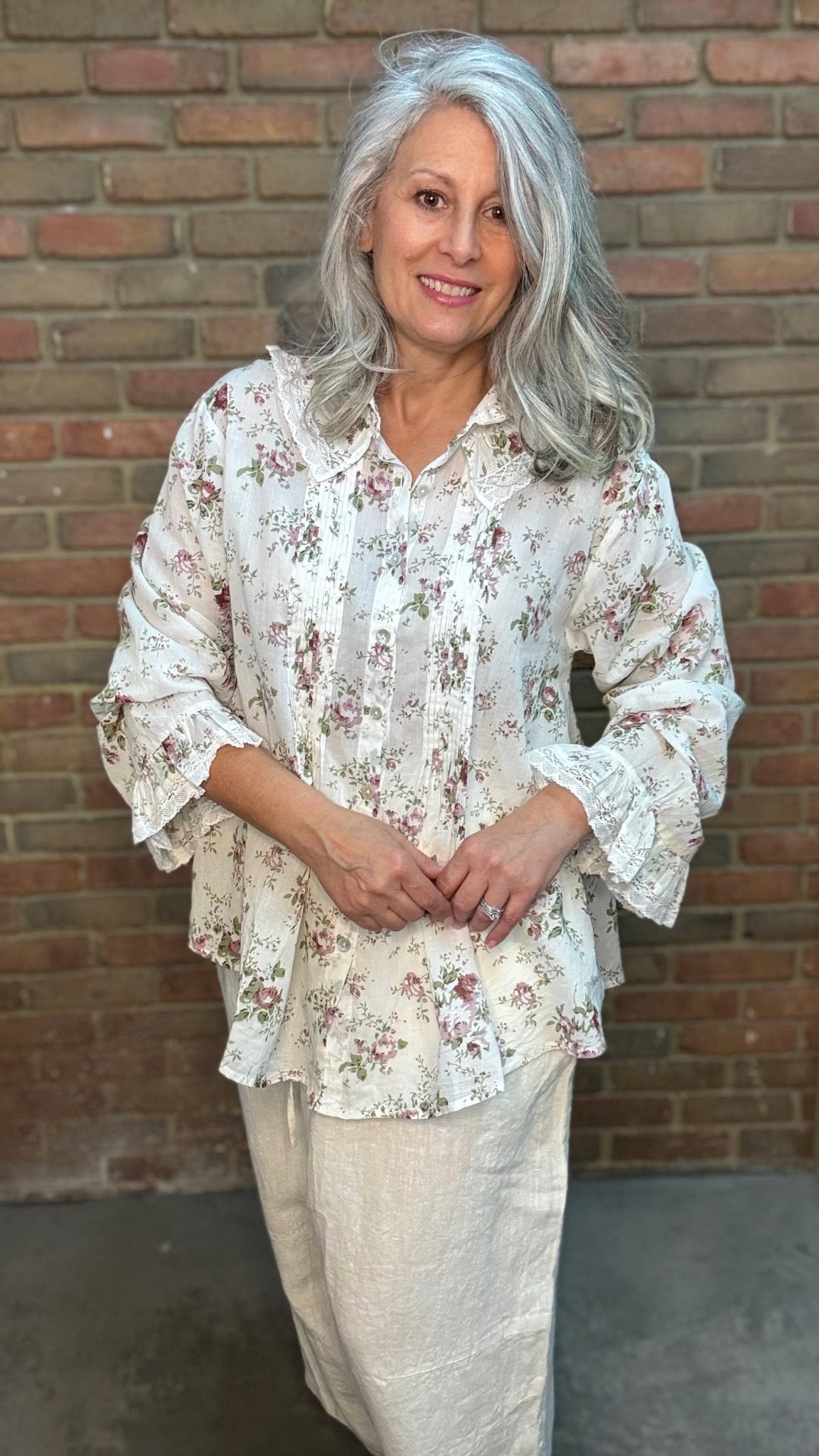 Vintage Floral Button Up Top - Vintage Vault Boutique