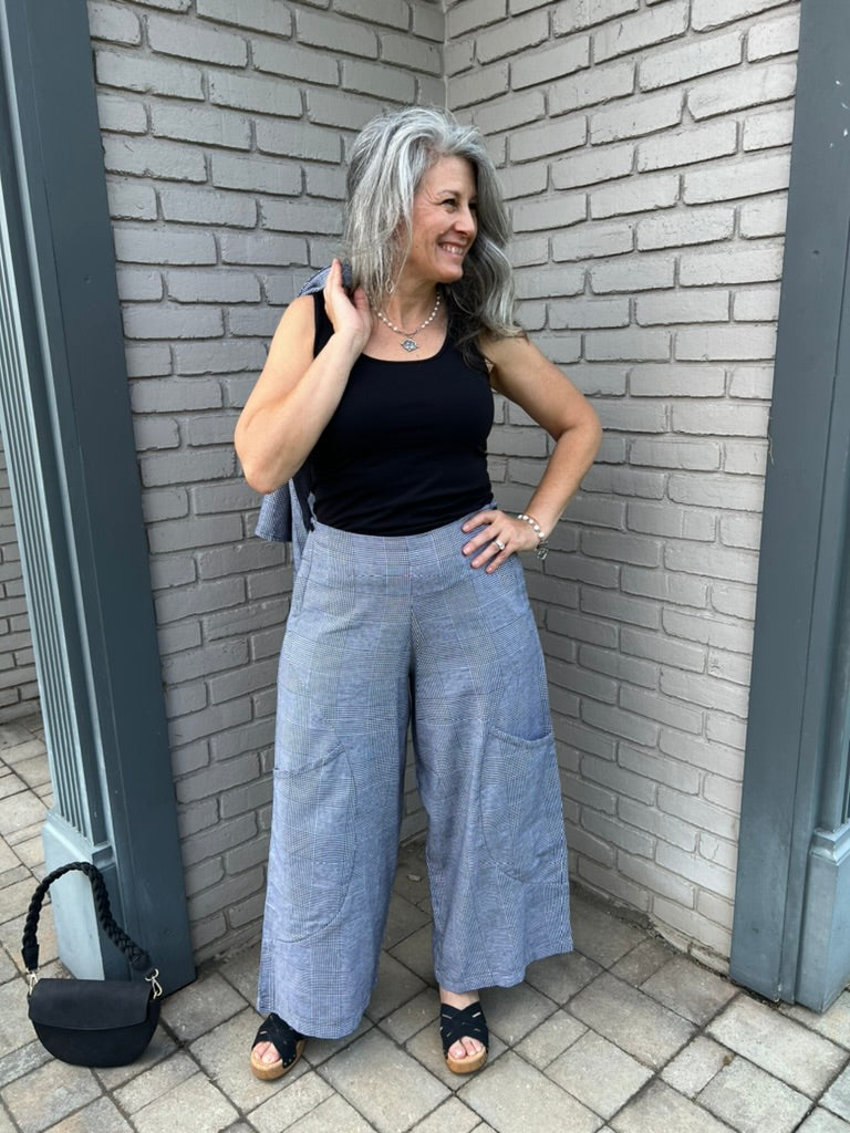 Portia Pant in Black and White Avalon