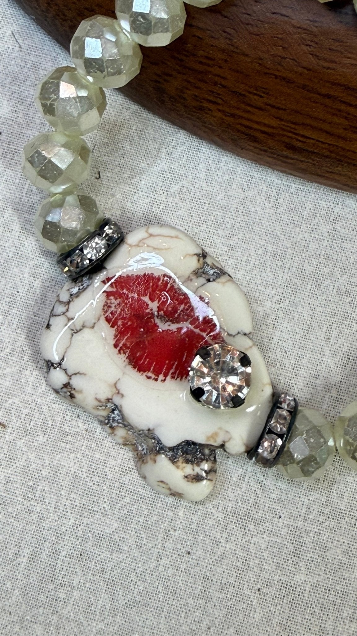 Smile/Kiss Stretch Bracelet - Vintage Vault Boutique