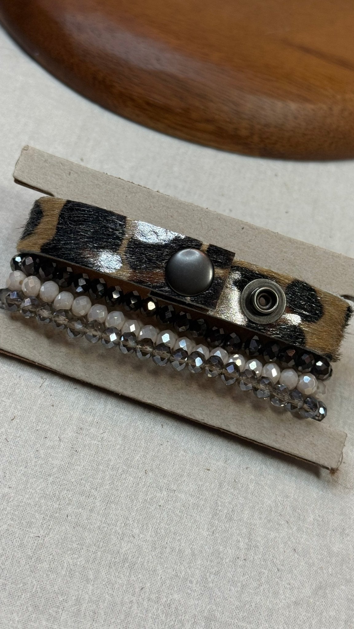 Small Cameo with Hide Stack - Vintage Vault Boutique