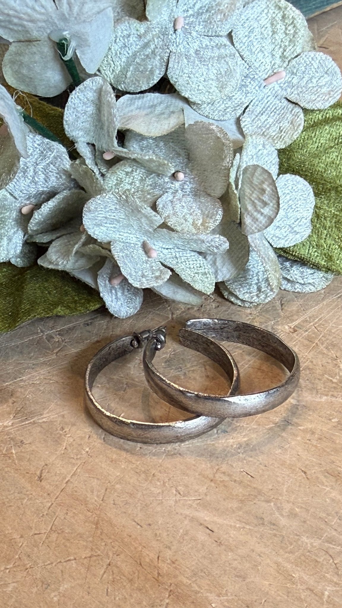 EKD Smooth Silver Hoop Earring - Vintage Vault Boutique