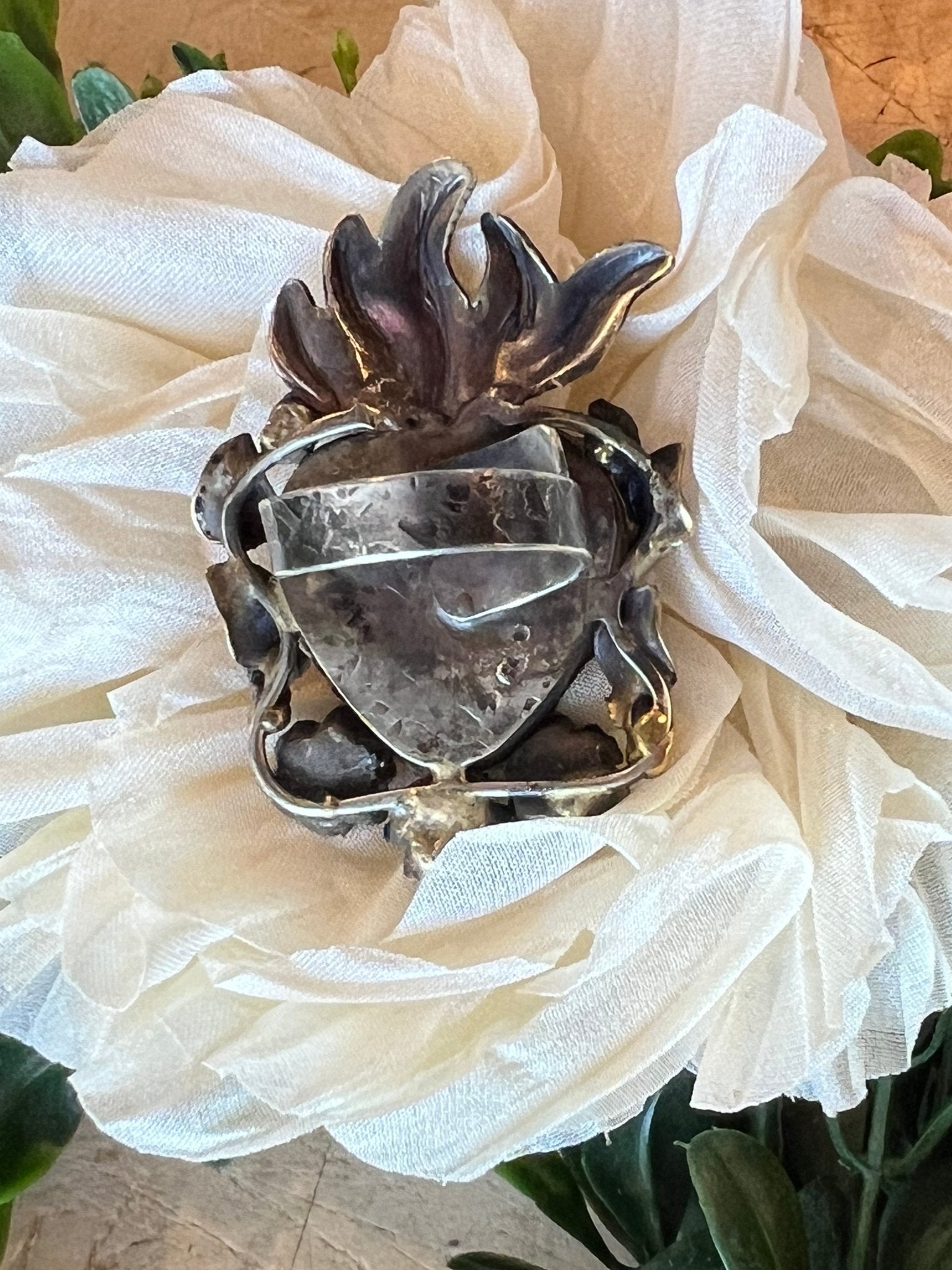 Hrt w Lady Ring - Vintage Vault Boutique