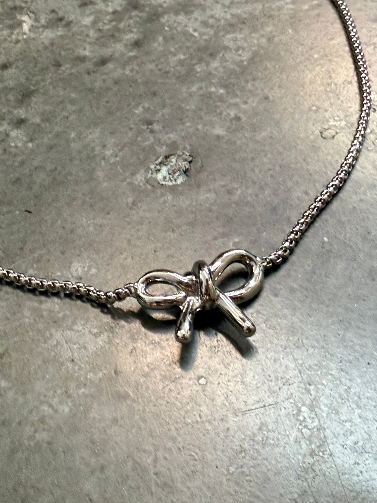 Silver Bow Necklace - Vintage Vault Boutique
