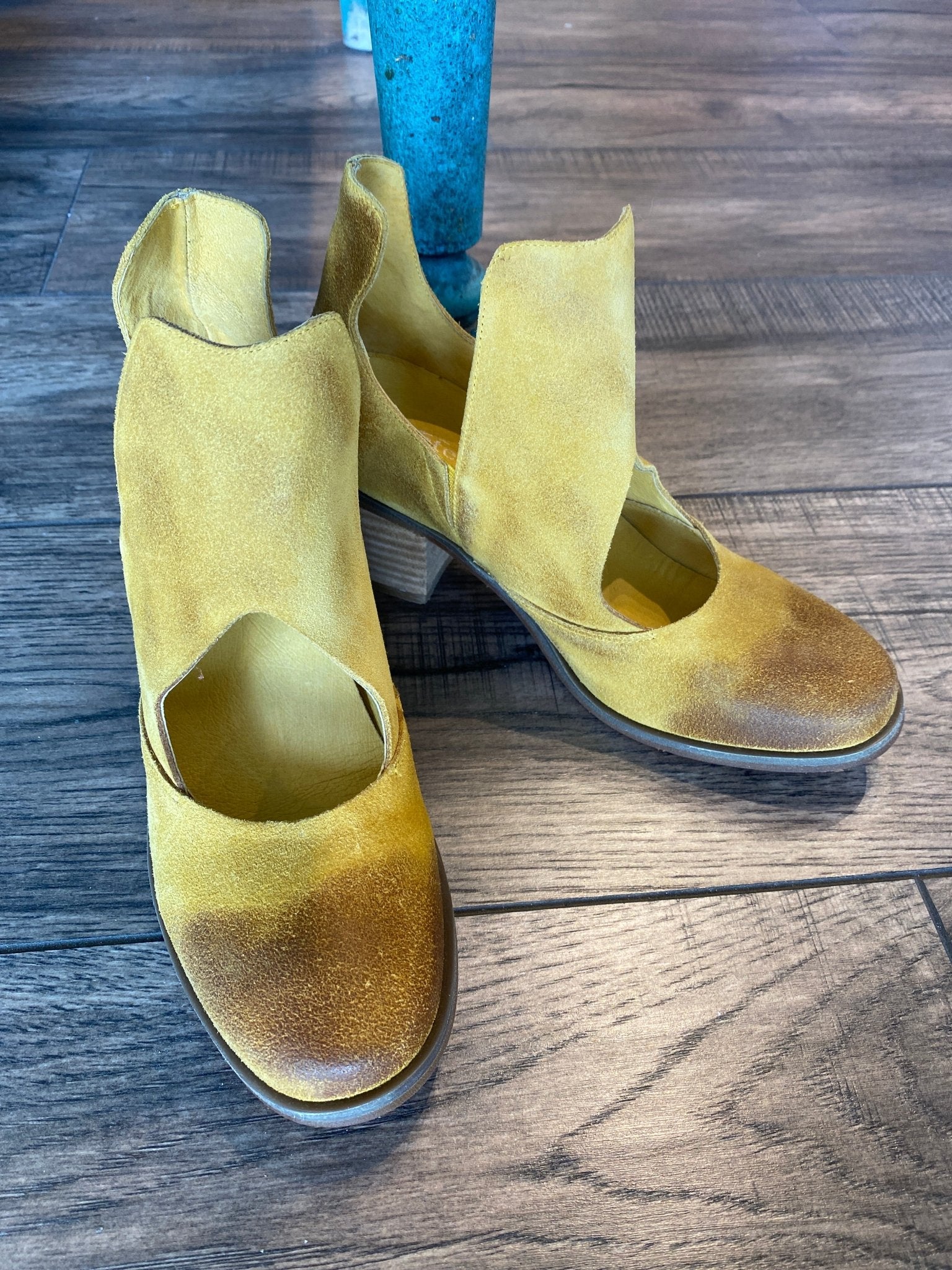 CAGE Mustard Sz 37 (fit is small more like a 36) - Vintage Vault Boutique