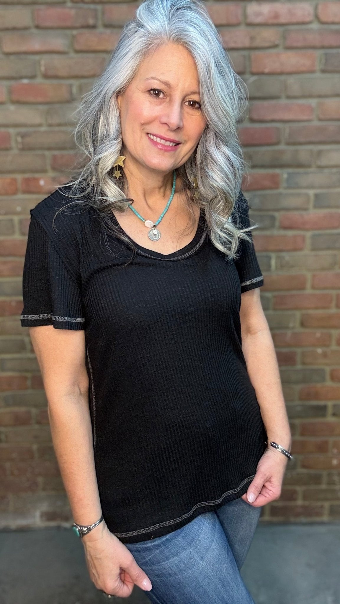 Ribbed Round Neck T-Shirt - Vintage Vault Boutique