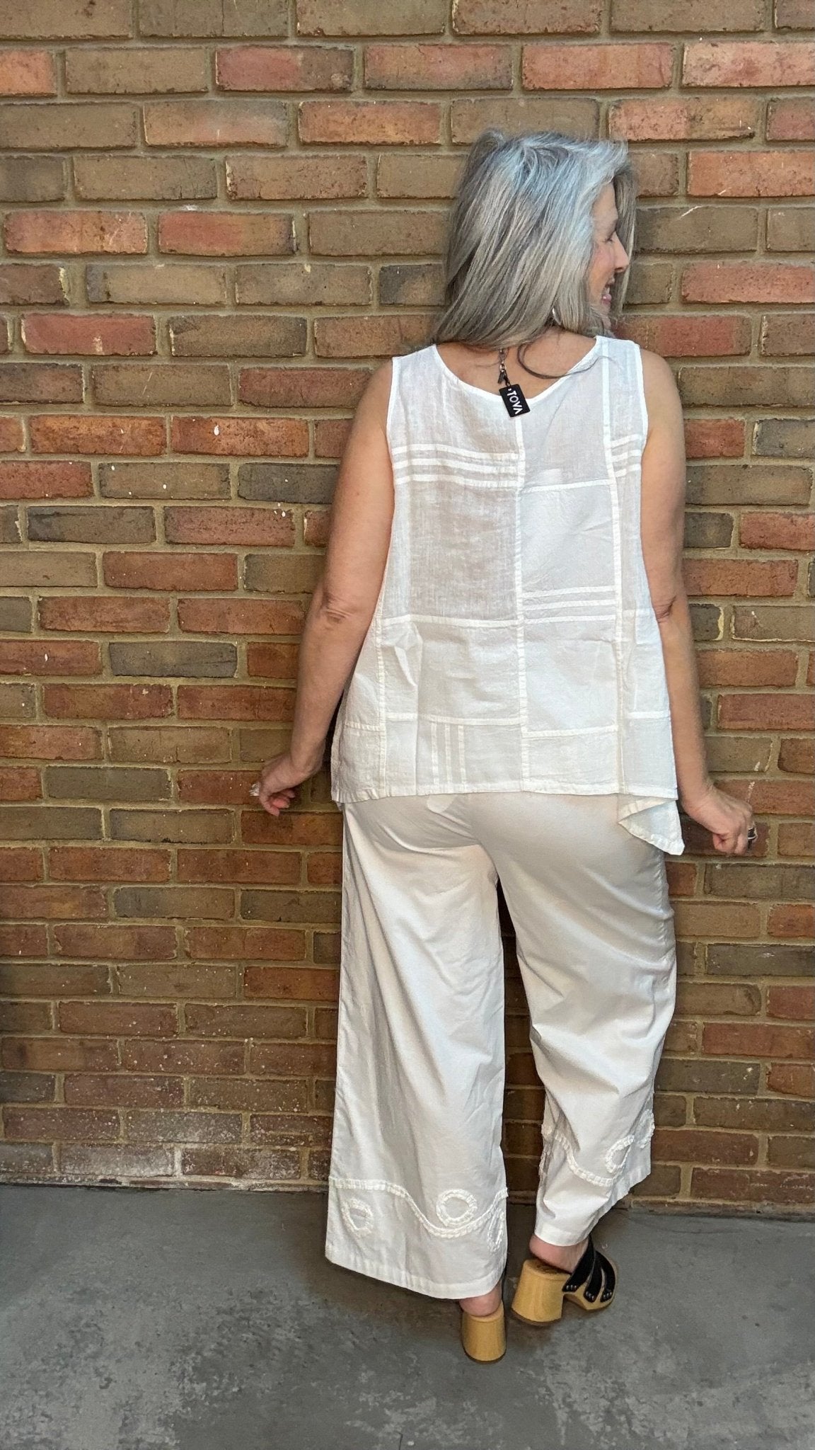 White Pin Tuck Detail Top - Vintage Vault Boutique