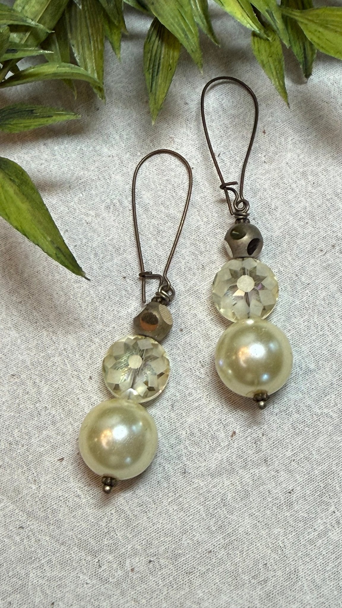 Pearl with Faceted Star Drop Earring - Vintage Vault Boutique