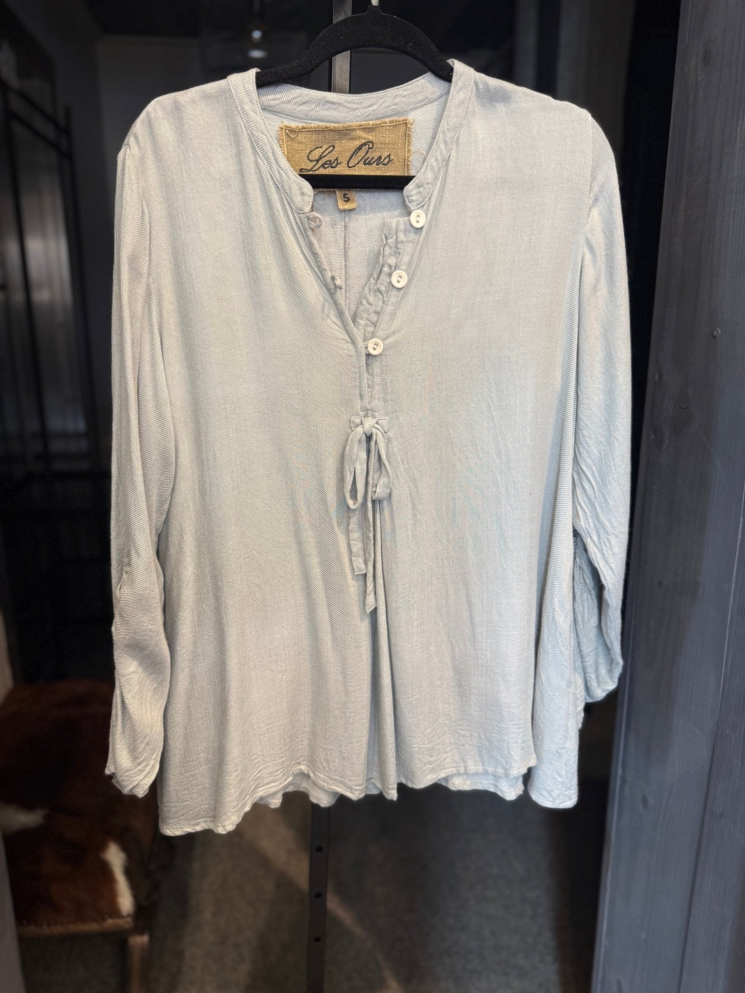 Rosanne Blue Linen Top - Vintage Vault Boutique