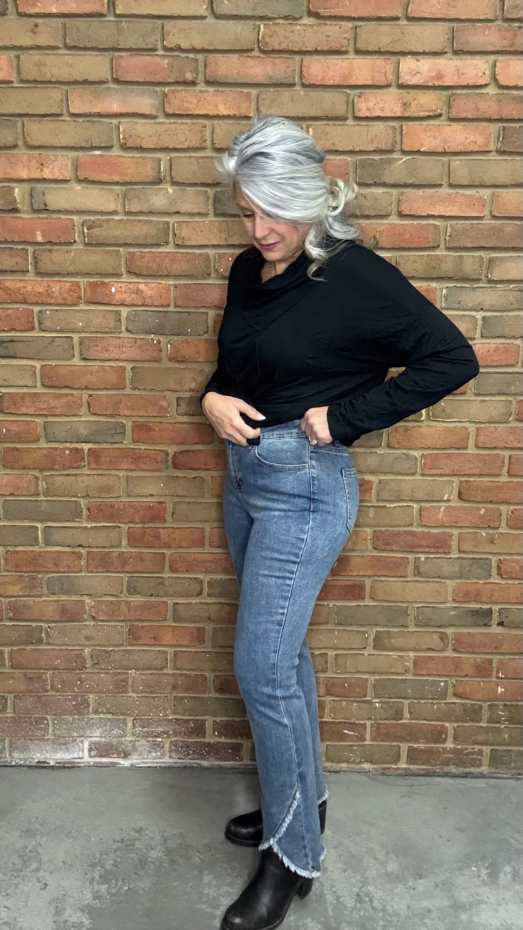 Front Tulip Hem Bootcut Pant