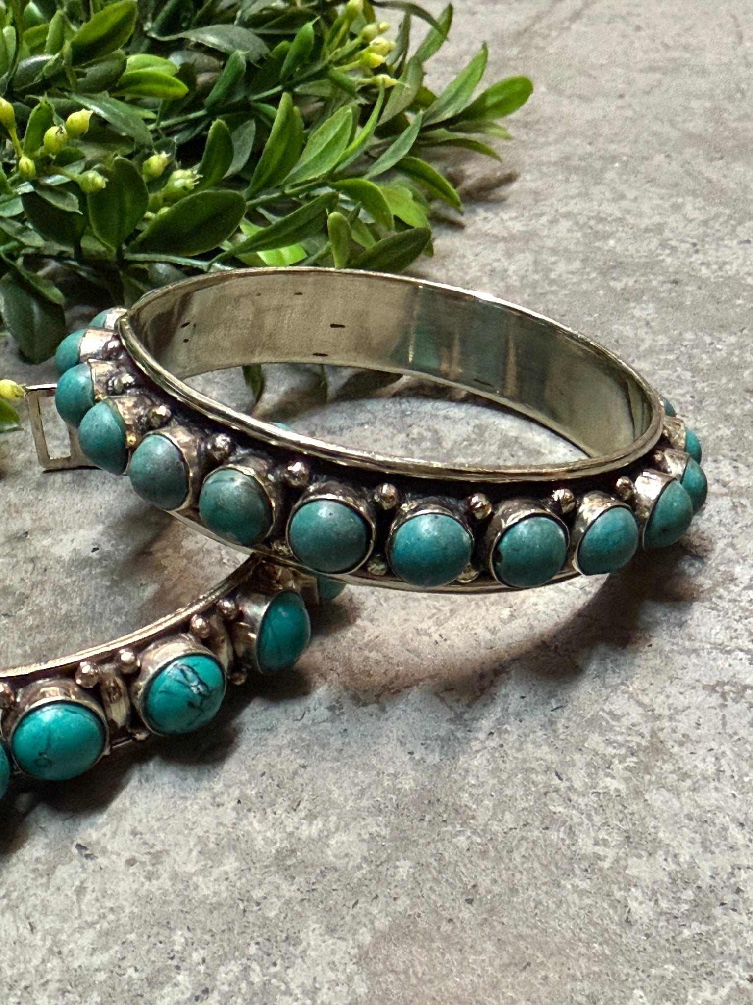 Small Turquoise Stone and Silver Bracelet - Vintage Vault Boutique