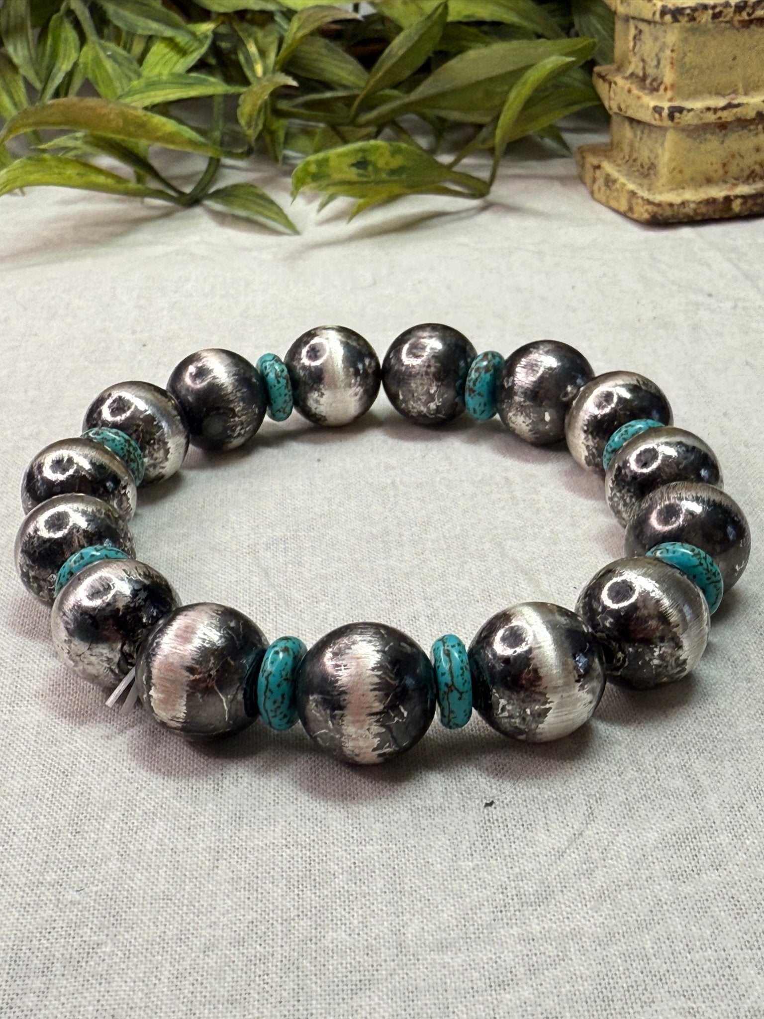 Silver & Turquoise Stretch Bracelet - Vintage Vault Boutique