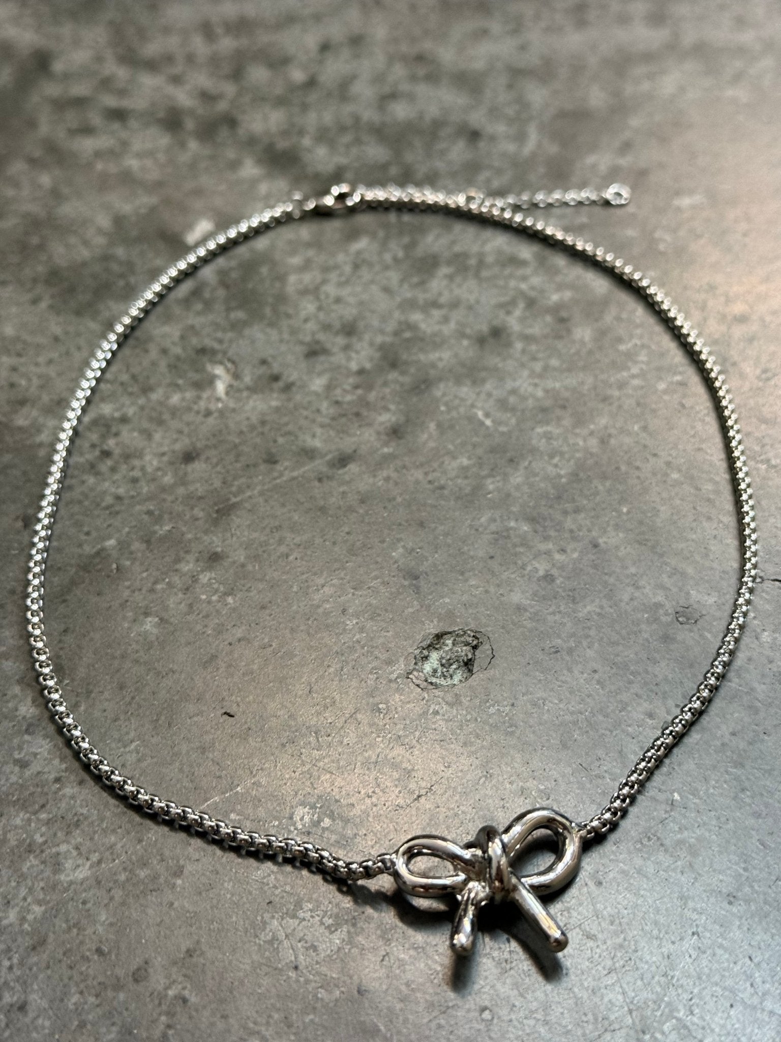 Silver Bow Necklace - Vintage Vault Boutique