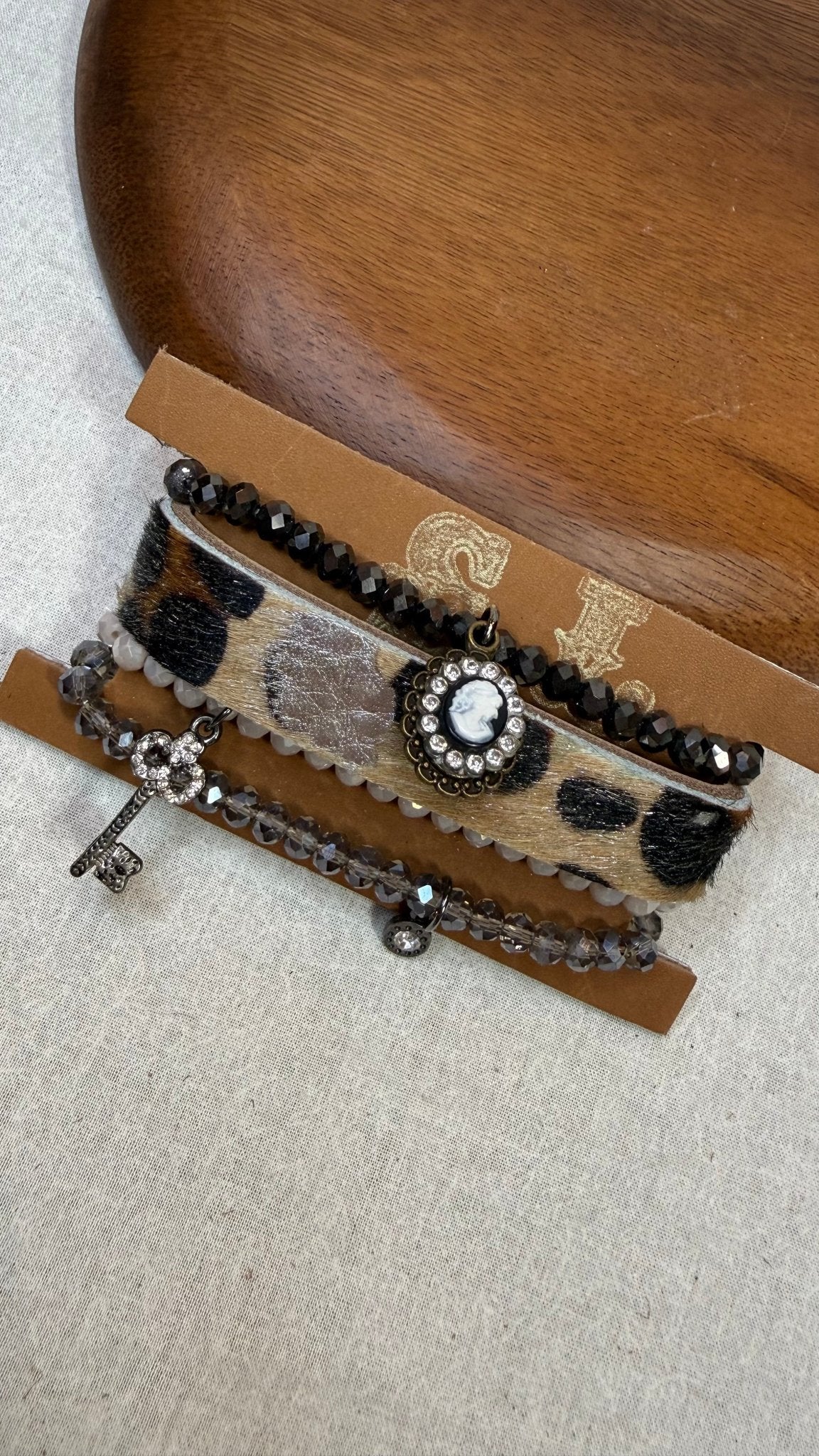 Small Cameo with Hide Stack - Vintage Vault Boutique