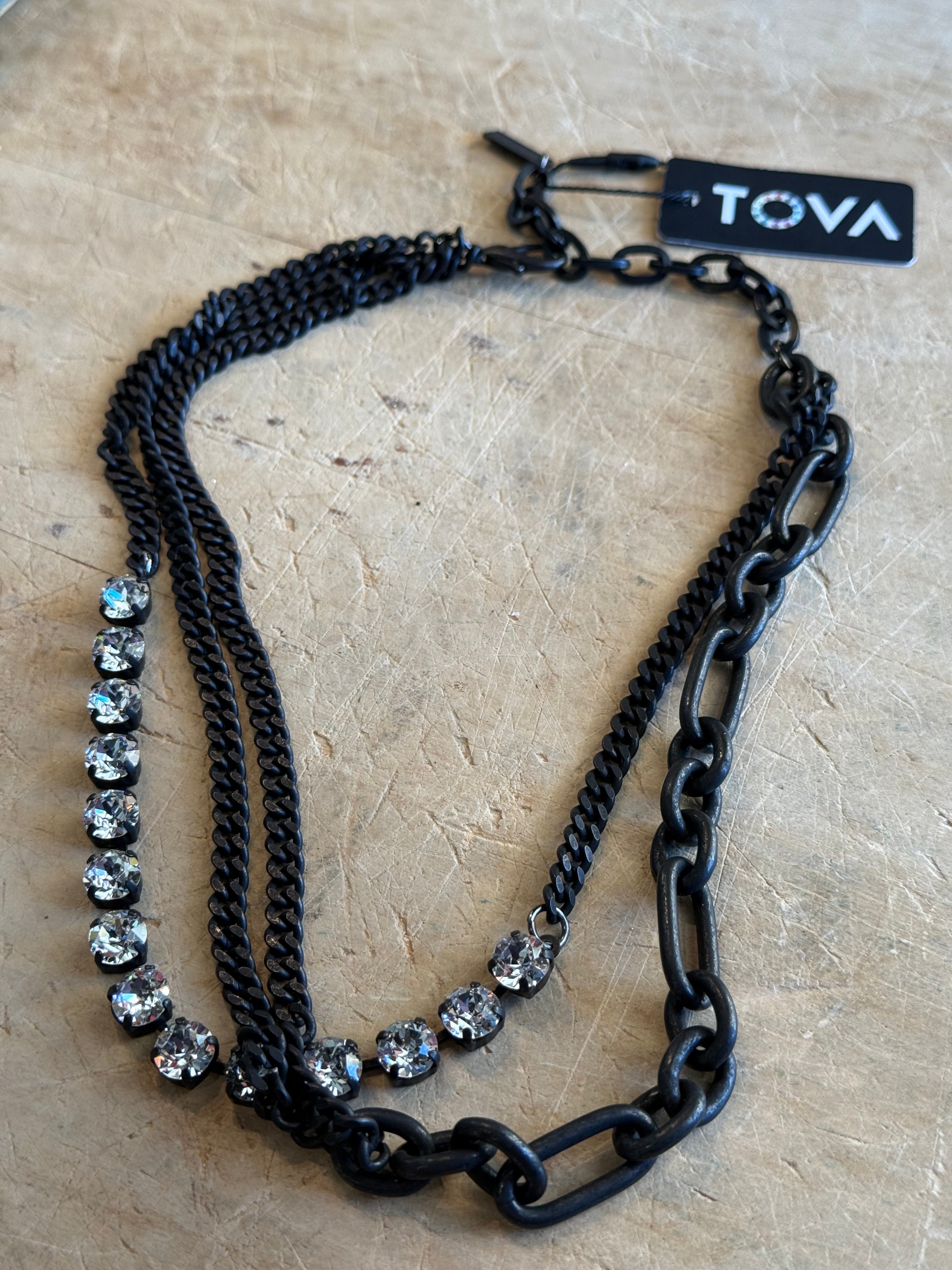 Cricket Necklace in Smutt