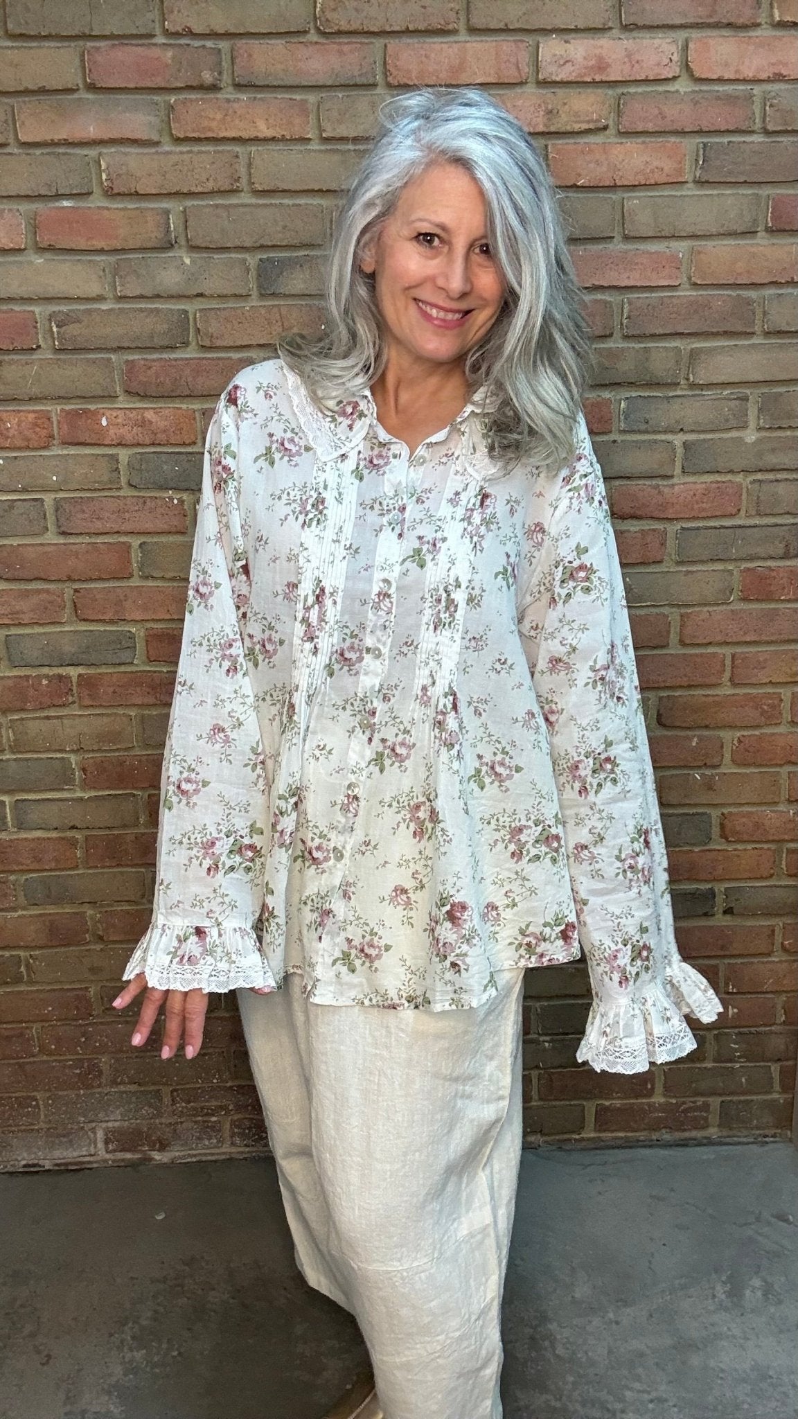 Vintage Floral Button Up Top - Vintage Vault Boutique
