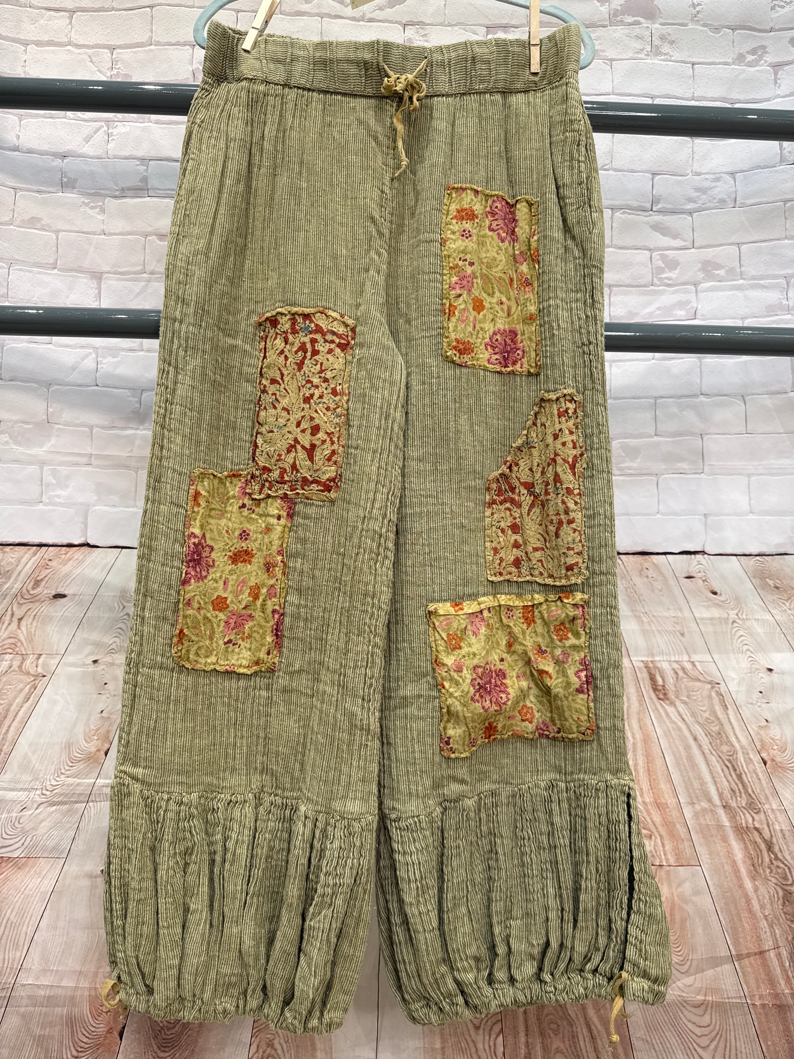 Soft Ruffle Pant