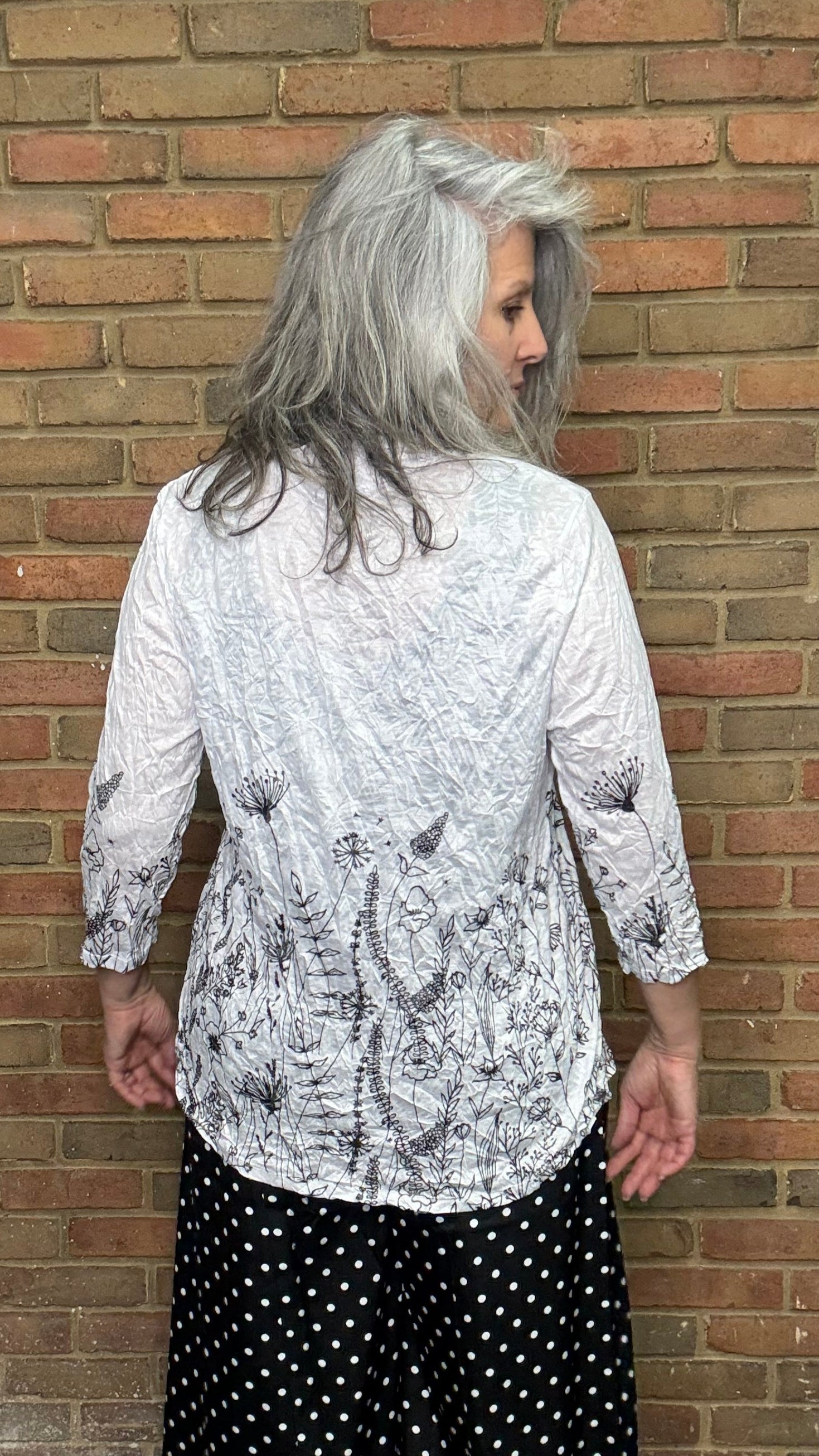 Black and White Wildflower Print Crinkle Top