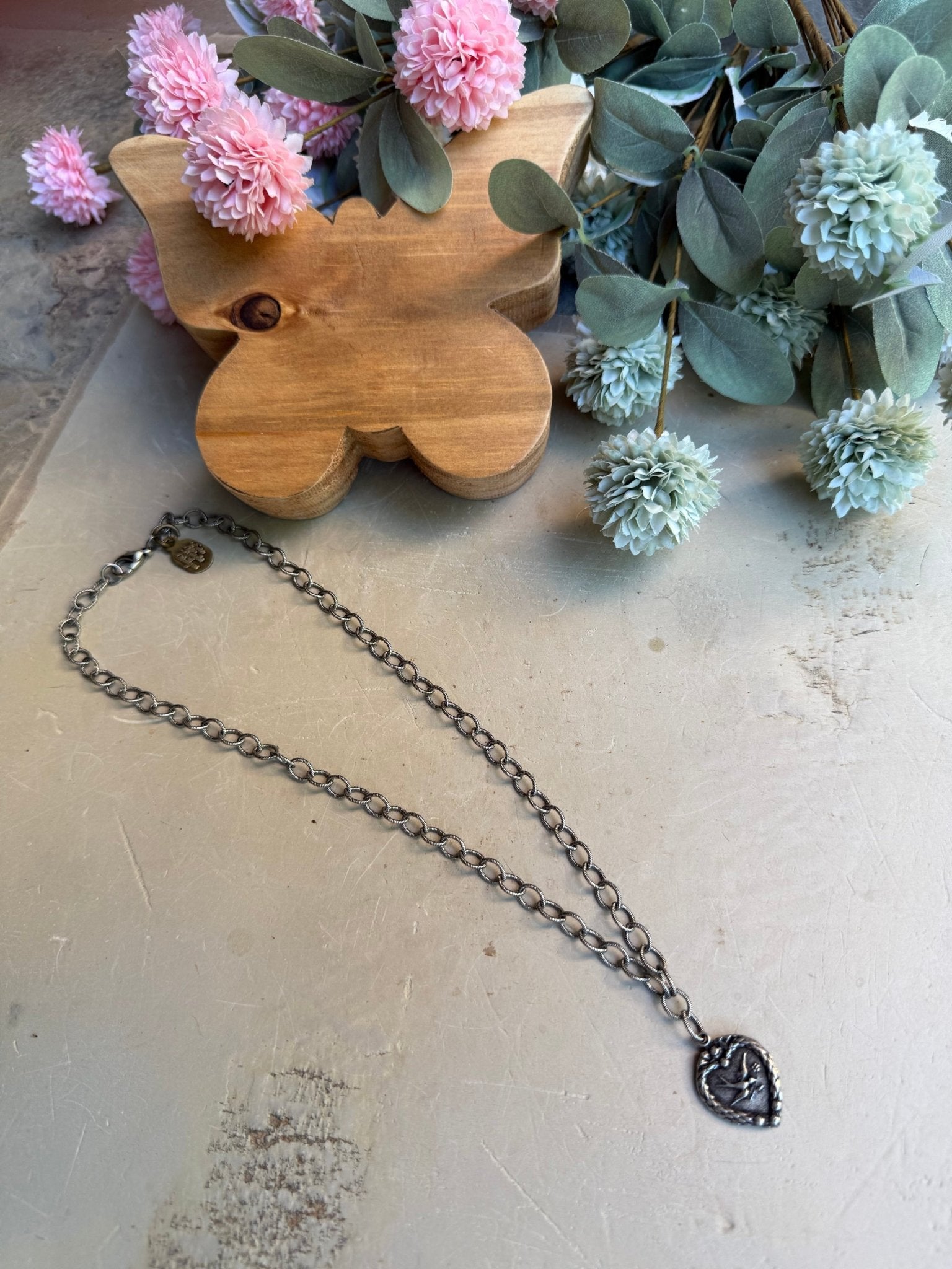 EKD Victorian Heart Necklace - Vintage Vault Boutique