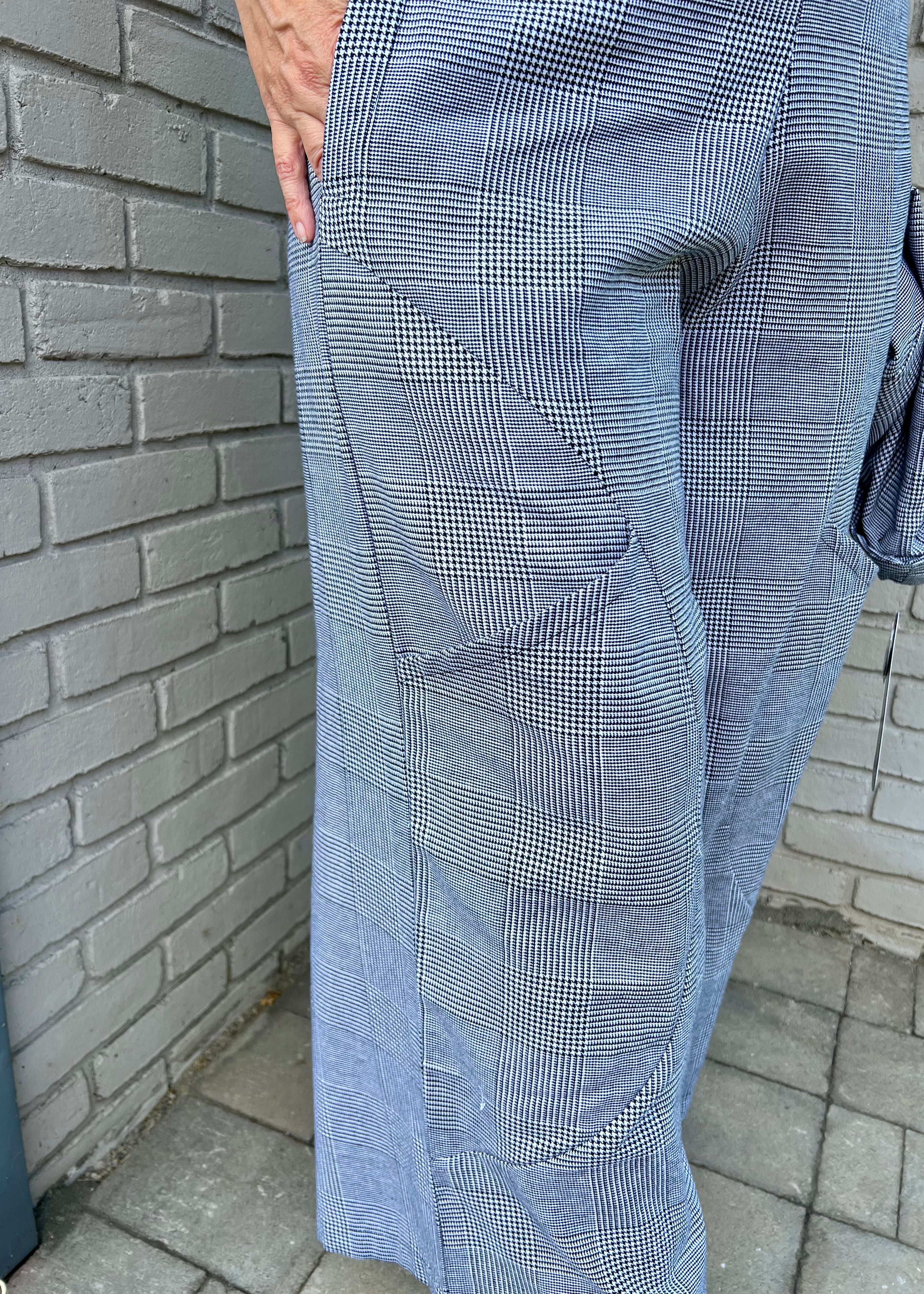 Portia Pant in Black and White Avalon